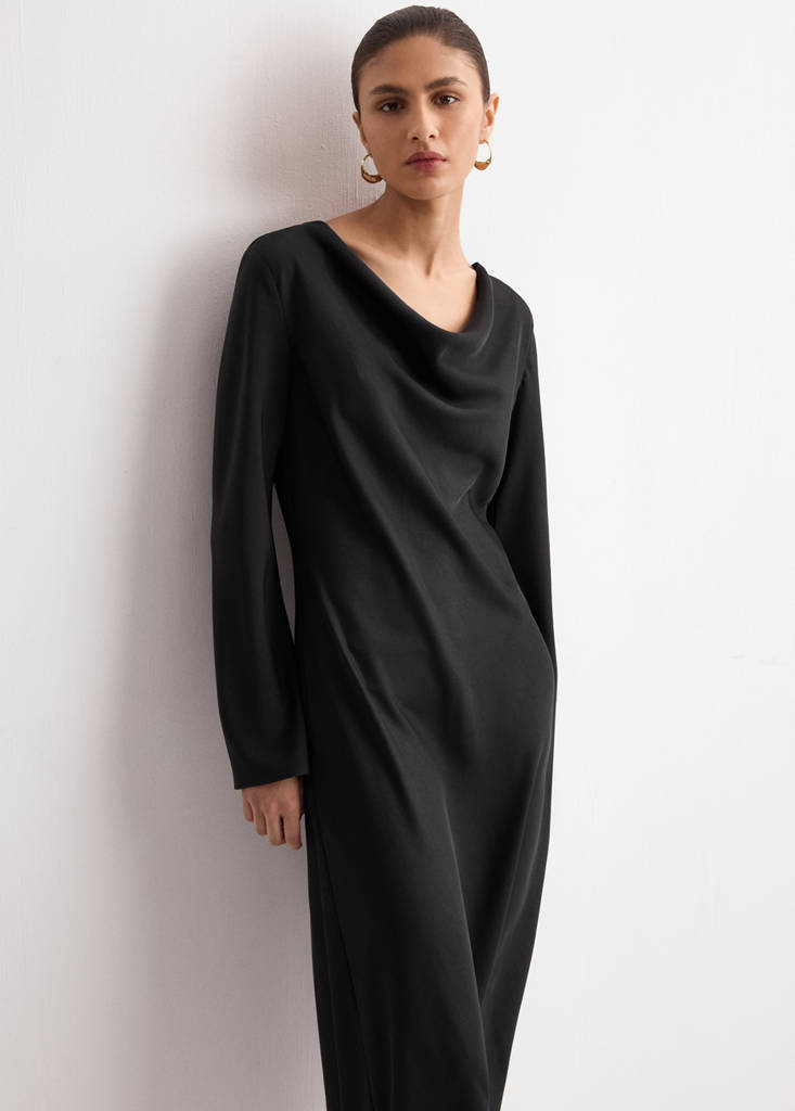 Long dress with draped neck