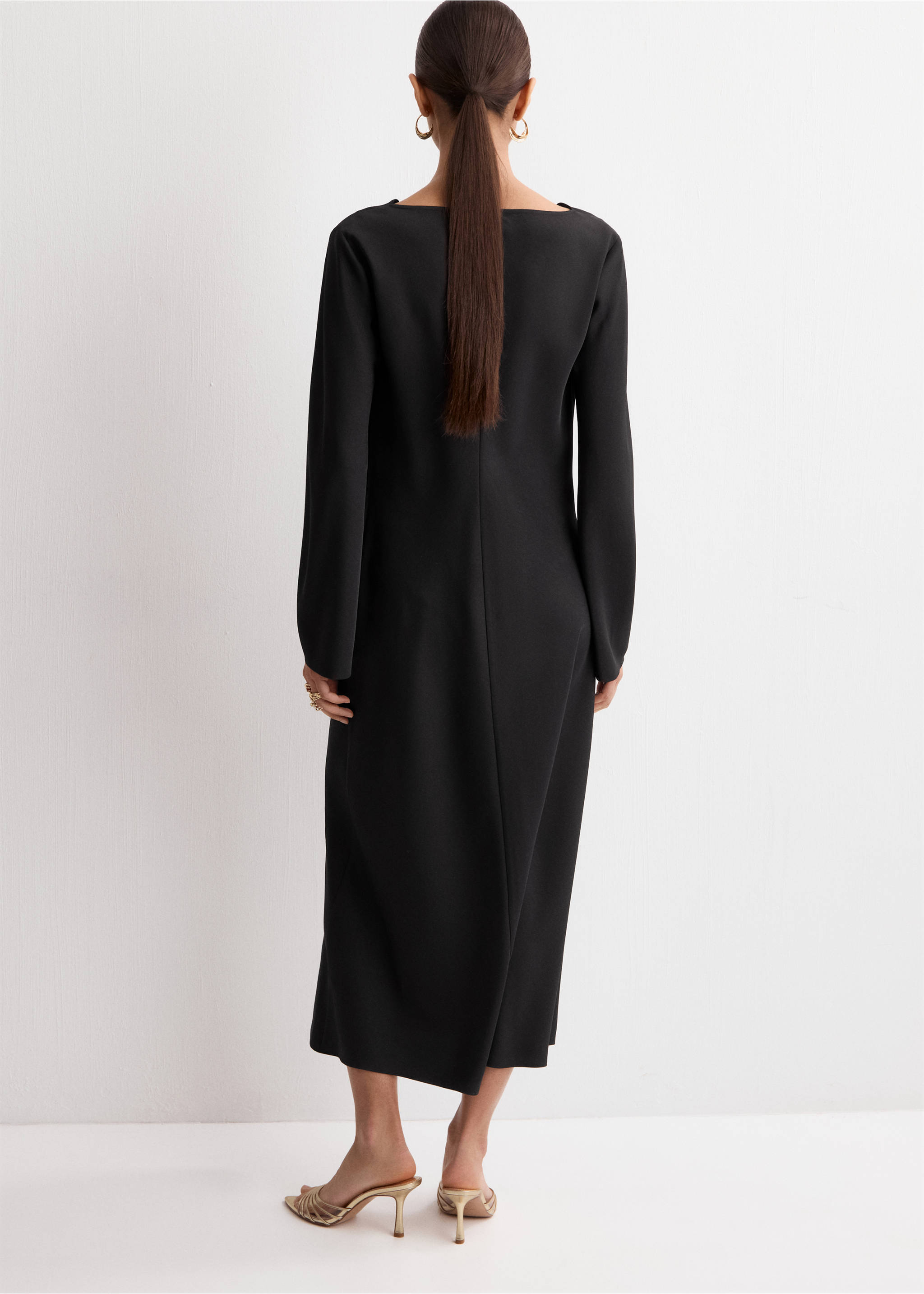 Long dress with draped neck - Reverse of the article, Black. Ref: 27014079-00.