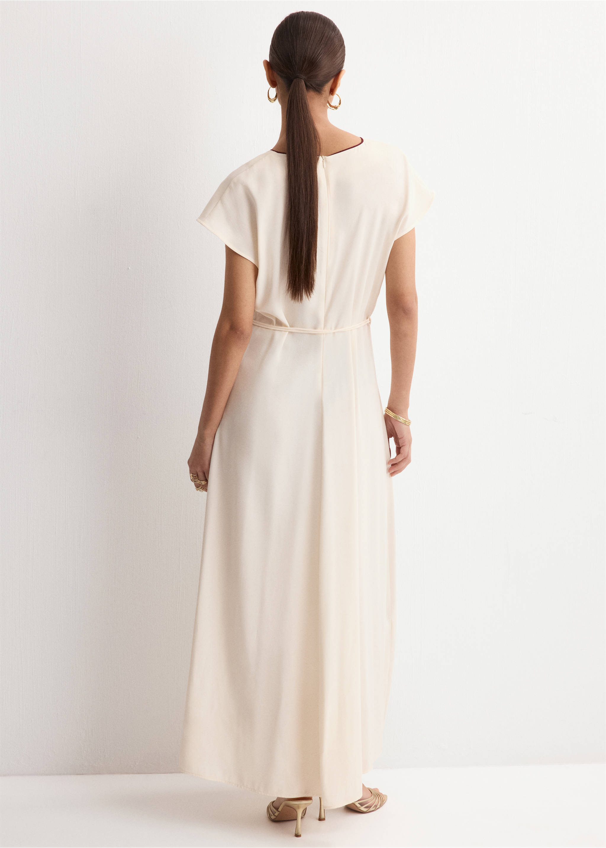 فستان بثنايا بحزام - الجهة الخلفية للمنتج, بيج فاتح. Ref: 27014081-00.