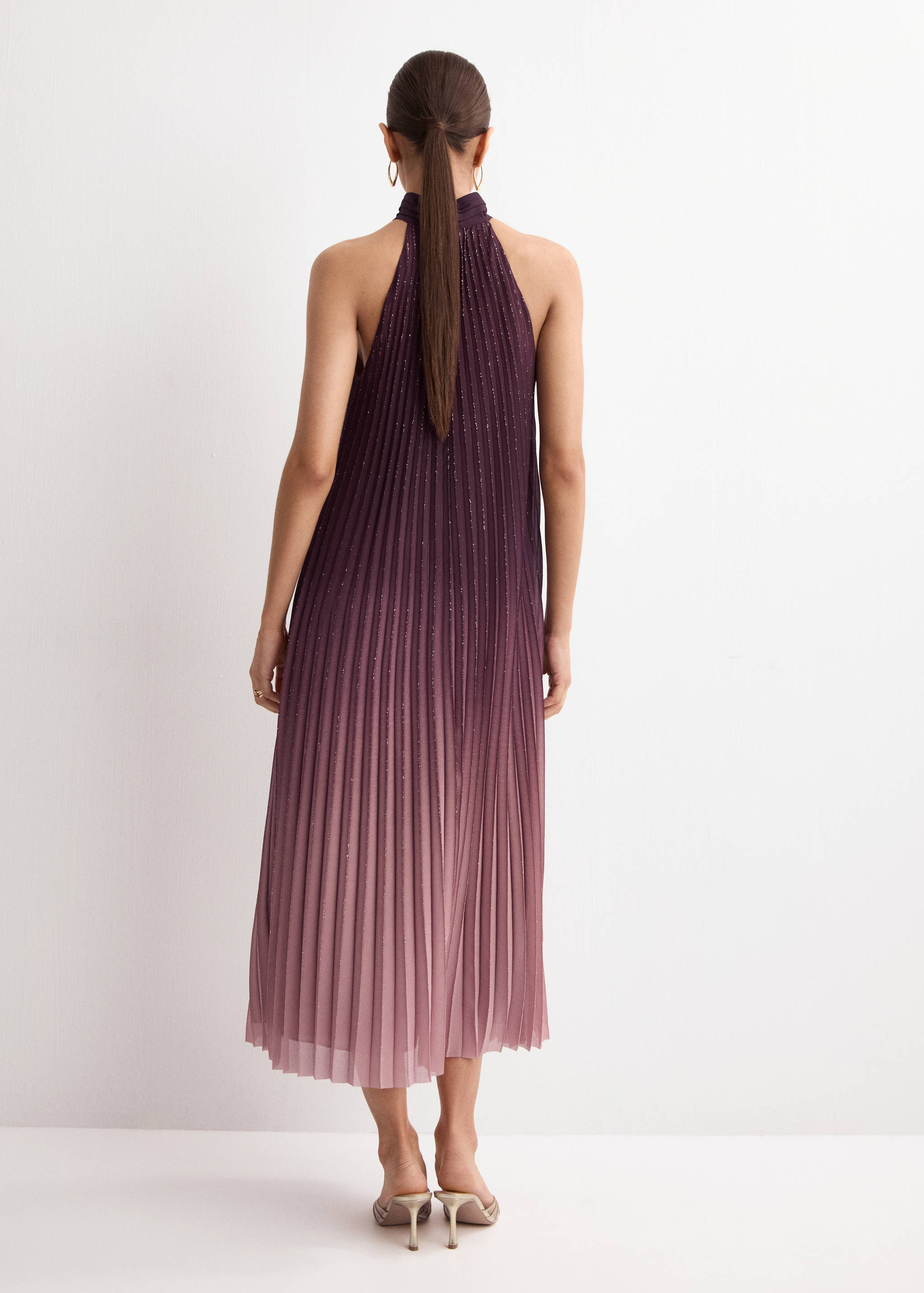 Pleated halter neck dress - Reverse of the article