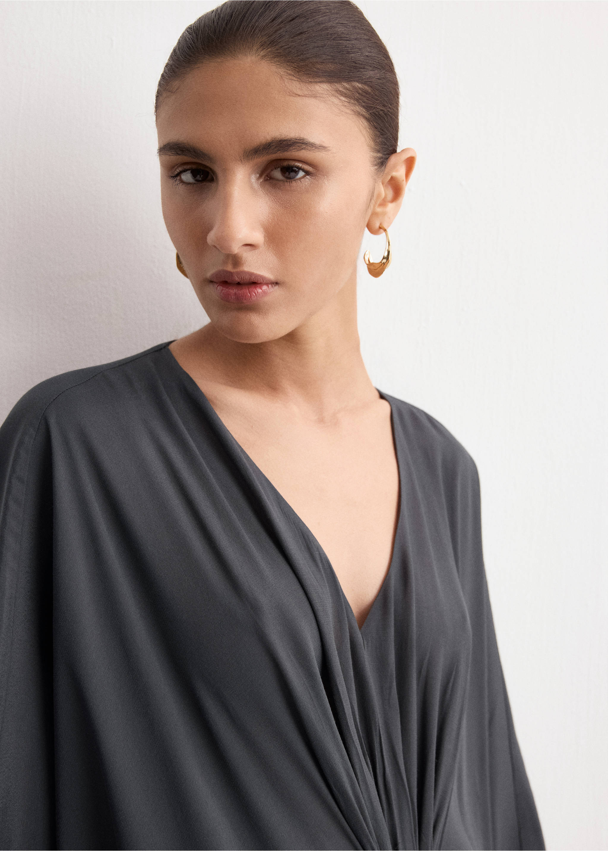 Draped dress with three-quarter length sleeves - Details of the article 1, Charcoal. Ref: 27014084-00.