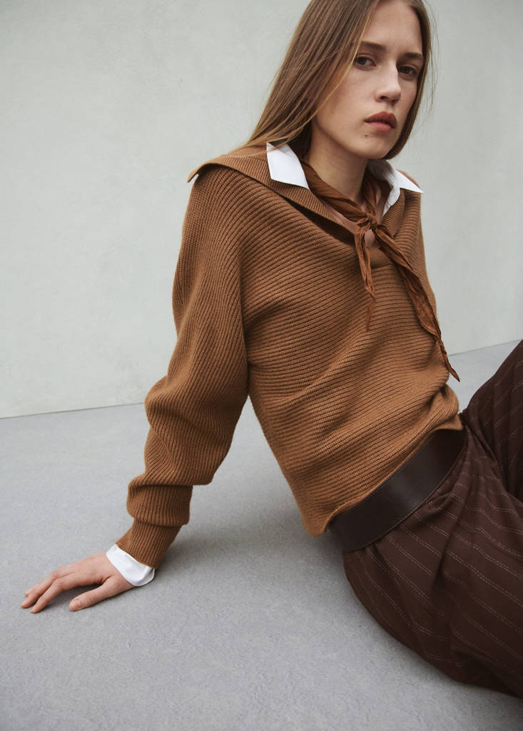 V-neck knit sweater — Tobacco Brown