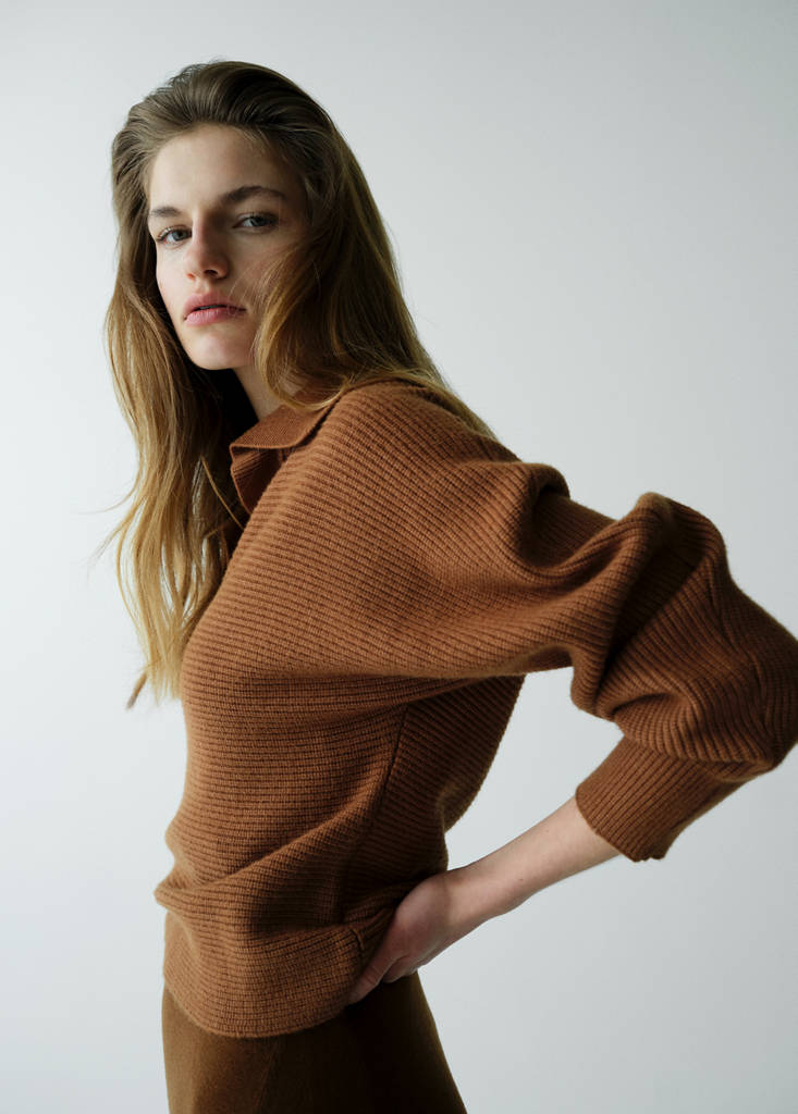 V-neck knit sweater — Tobacco Brown