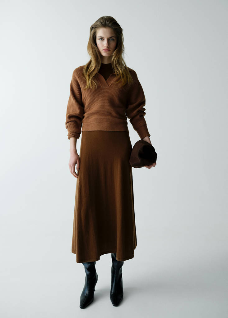 V-neck knit sweater — Tobacco Brown