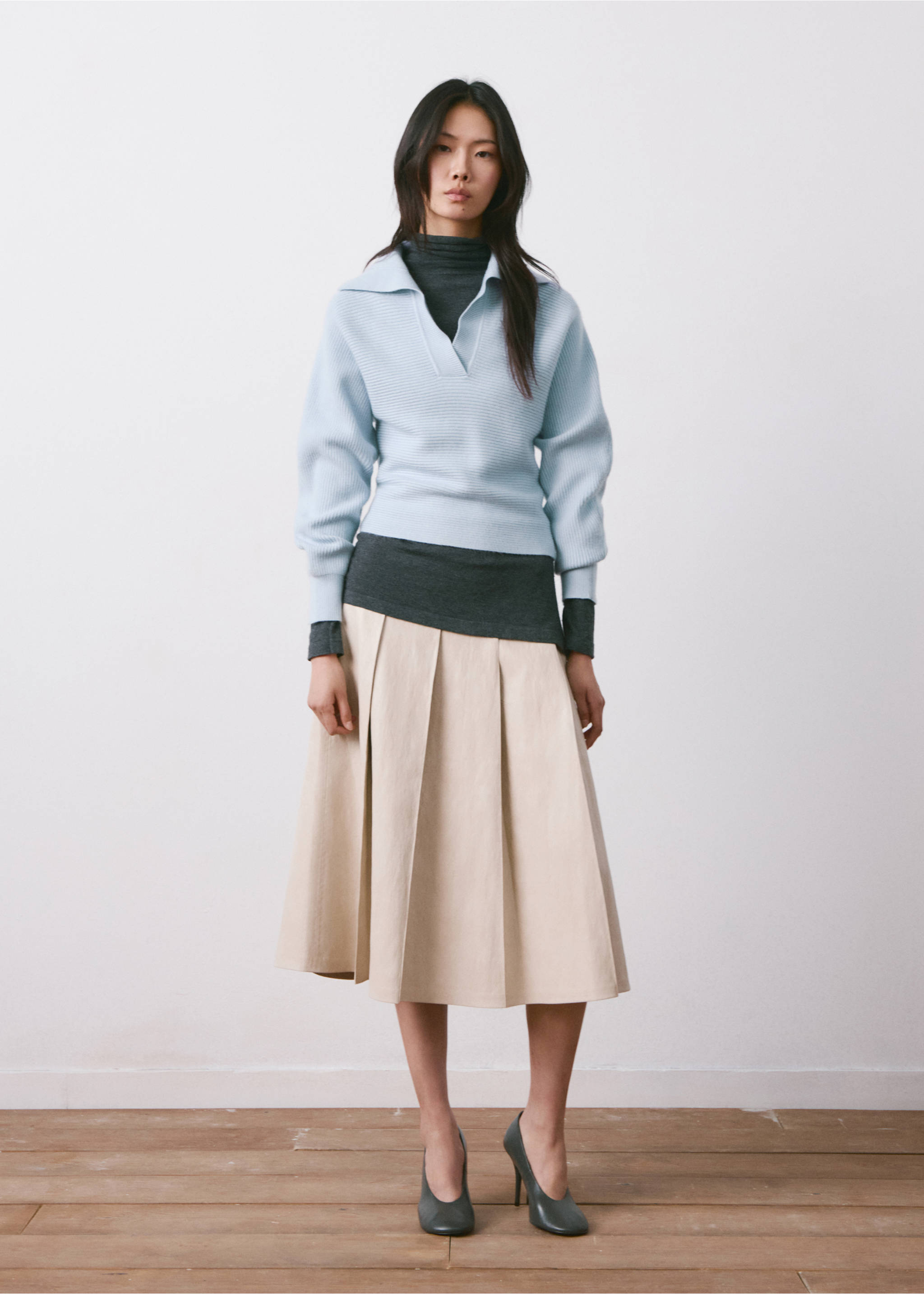 V-neck knit sweater - General plane, Sky Blue. Ref: 27014085-00.