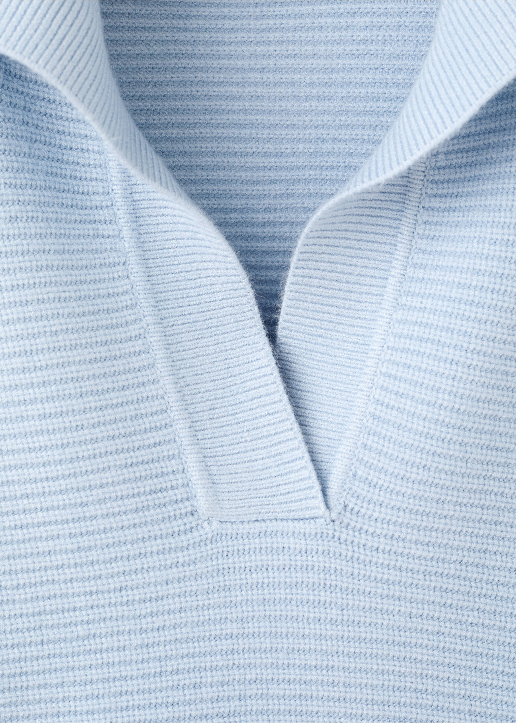 V-neck knit sweater - Details of the article 8, Sky Blue. Ref: 27014085-00.