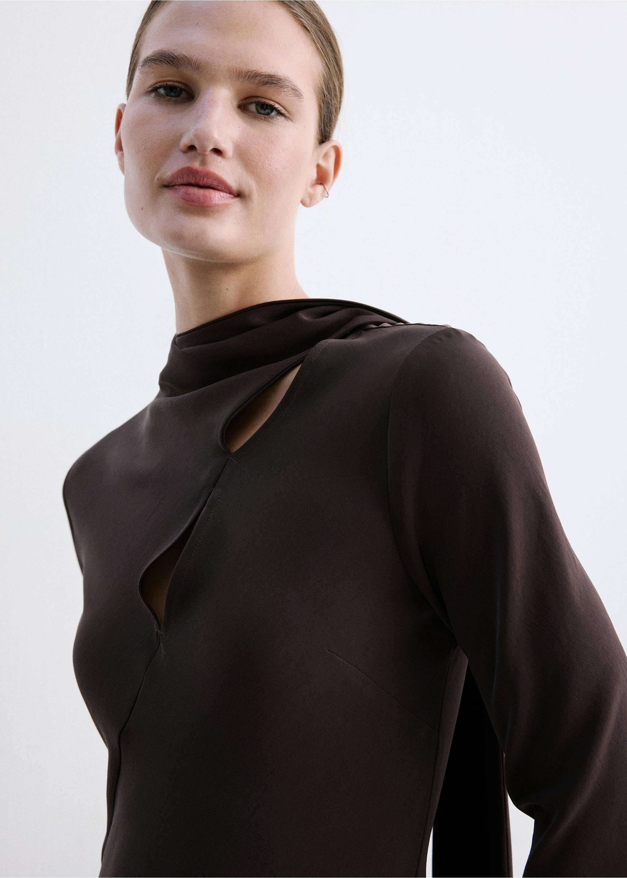 Robe évasée foulard - Plan moyen, Marron. Ref: 27014087-00.