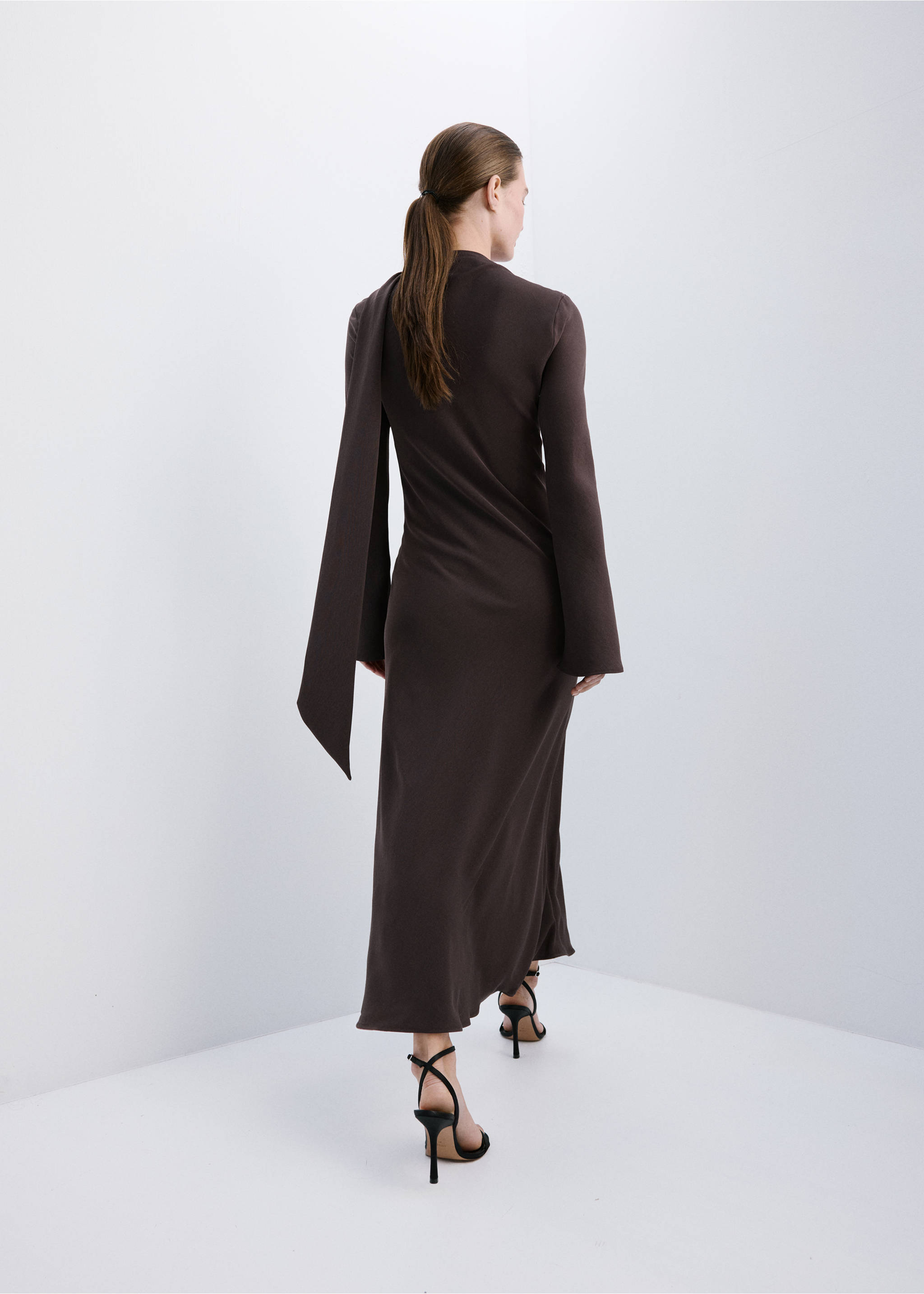 Robe évasée foulard - Verso de l’article, Marron. Ref: 27014087-00.