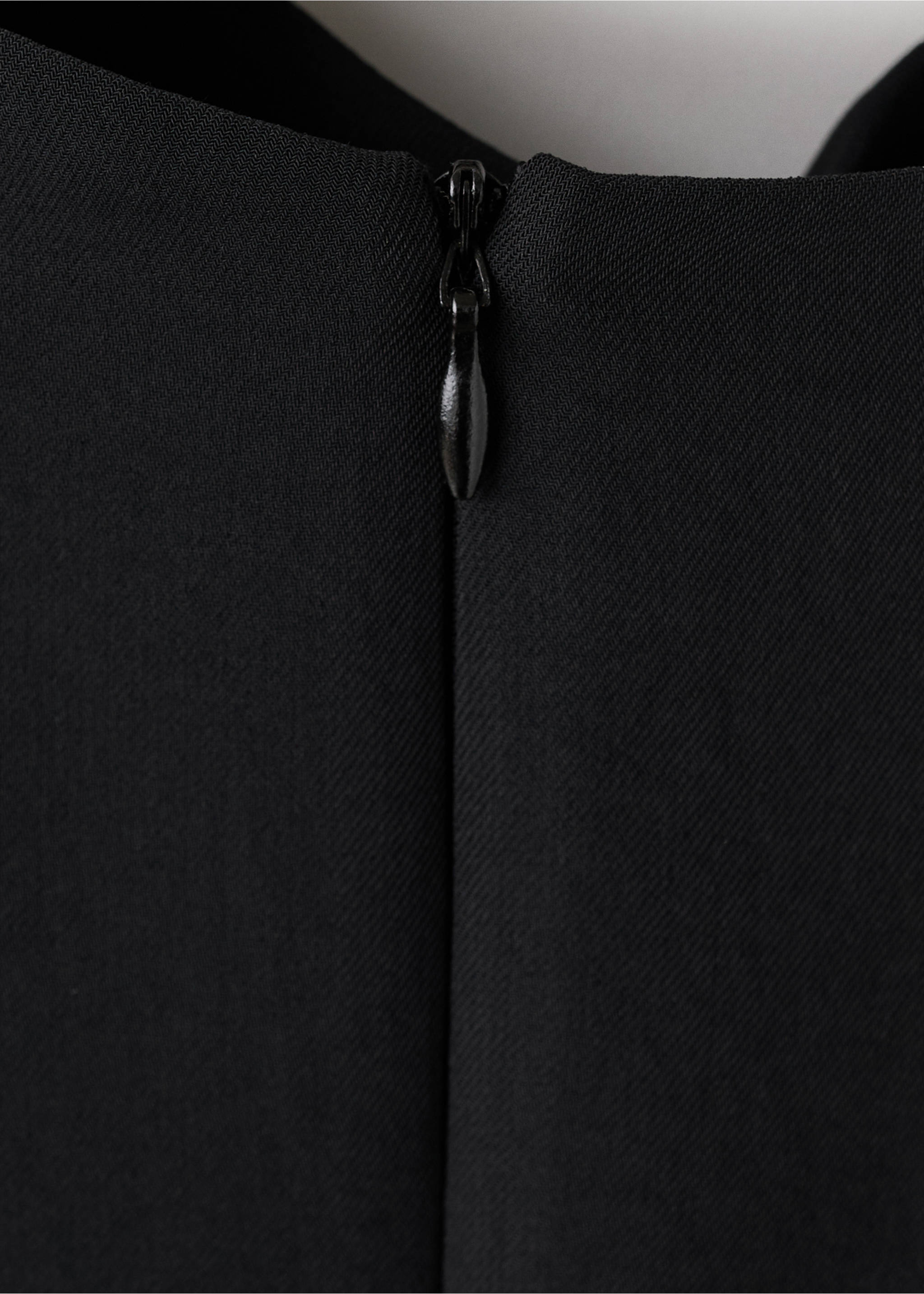 Short asymmetrical sleeve dress - Details of the article 0, Black. Ref: 27014091-00.