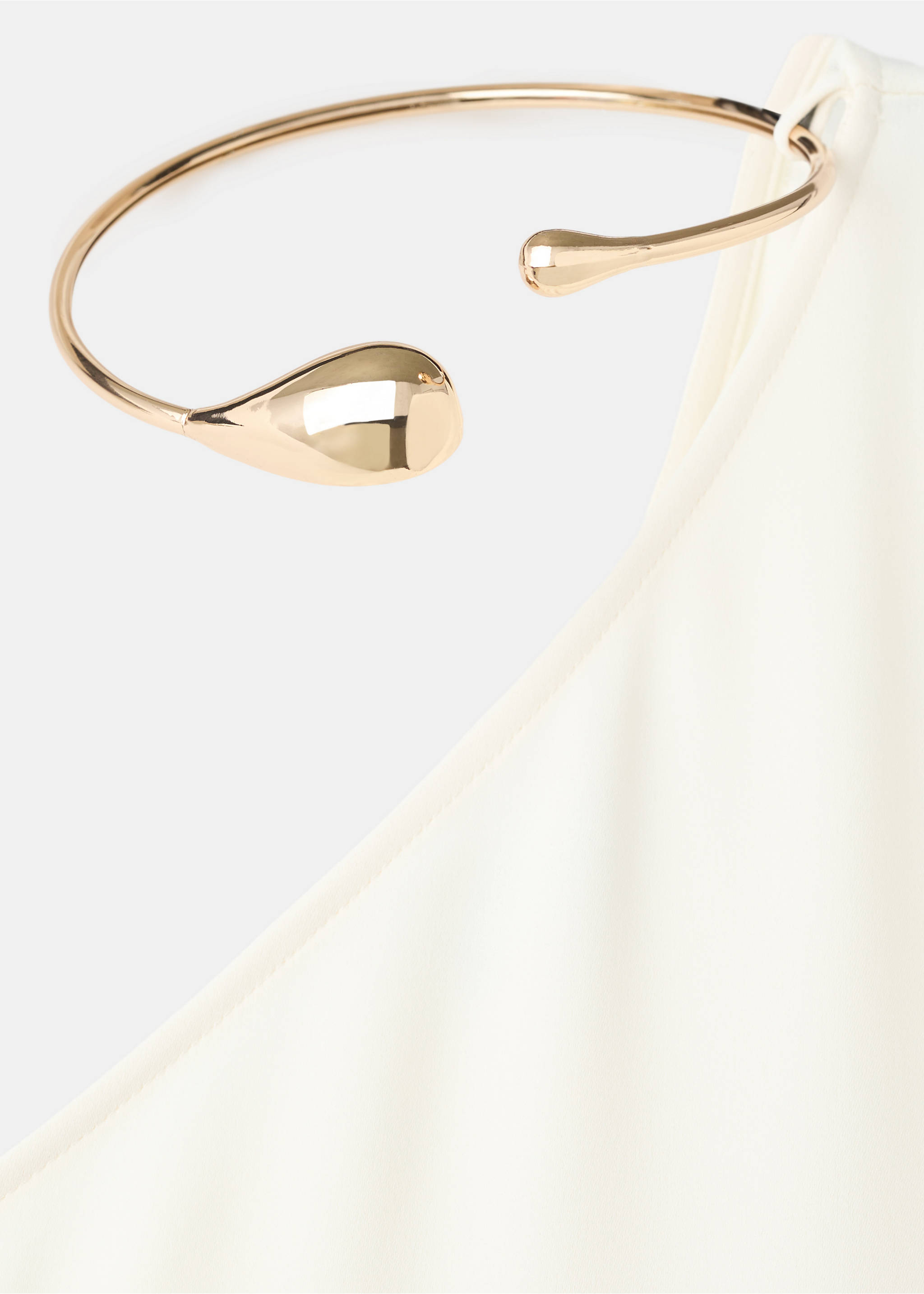 Collared dress with puff sleeves - Details of the article 8, Ecru. Ref: 27014092-00.