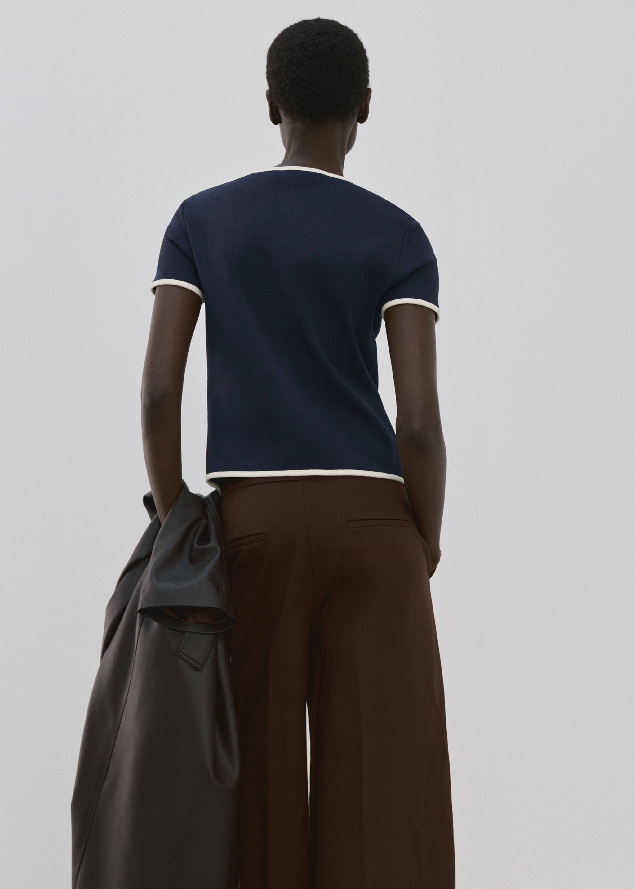 Buttoned cotton T-shirt - Reverse of the article