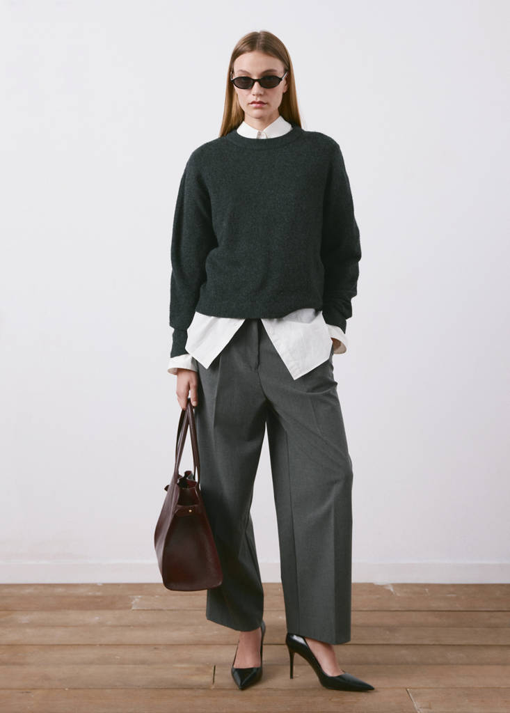 Straight-fit pleated trousers — Grey