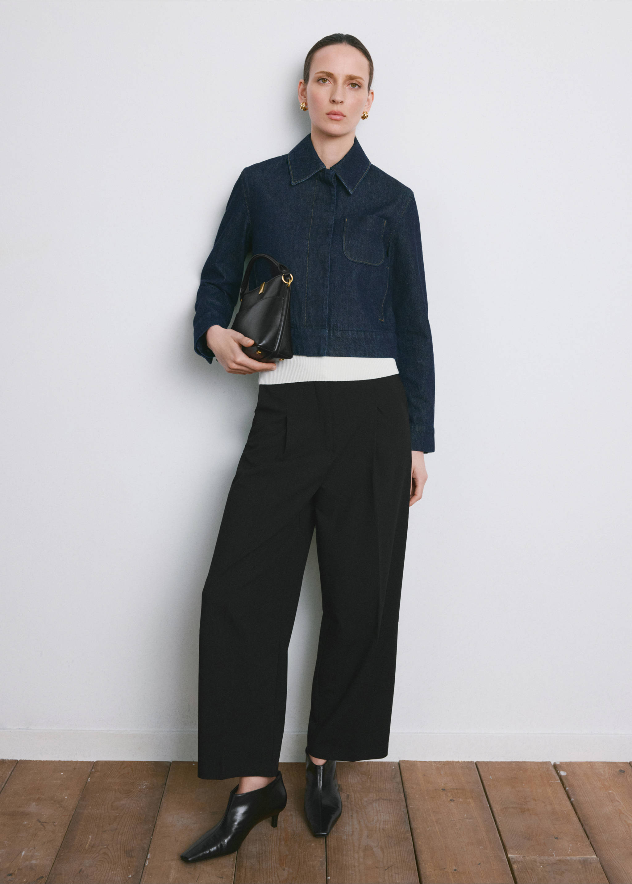 Straight-fit pleated trousers - General plane, Black. Ref: 27014095-00.