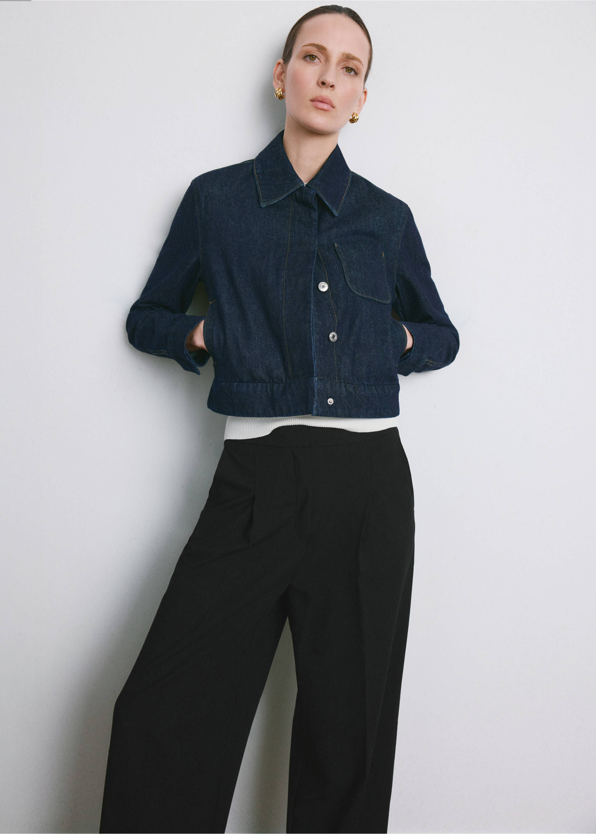 Straight-fit pleated trousers - Details of the article 1, Black. Ref: 27014095-00.