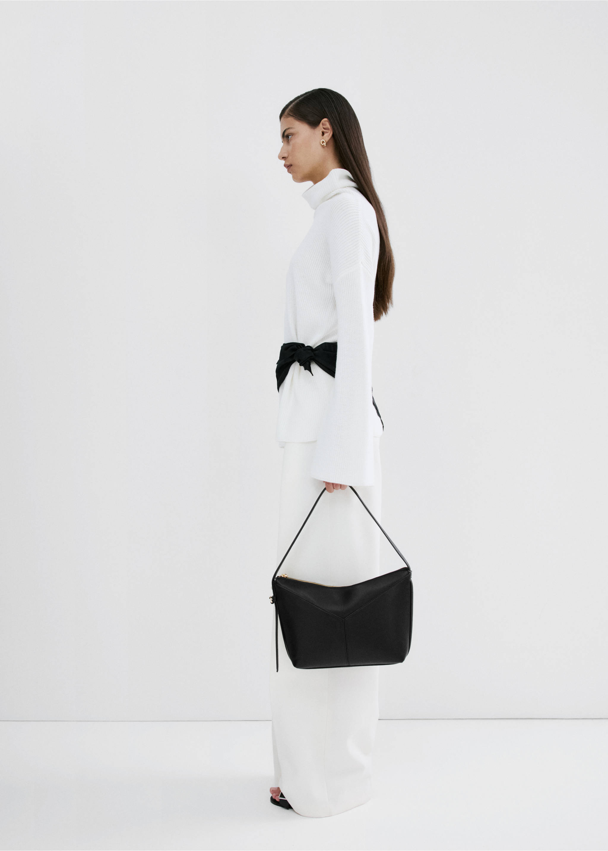 Geantă de umăr cu mâner ajustabil - Detaliu al articolului 9, Negru. Ref: 27014096-00.