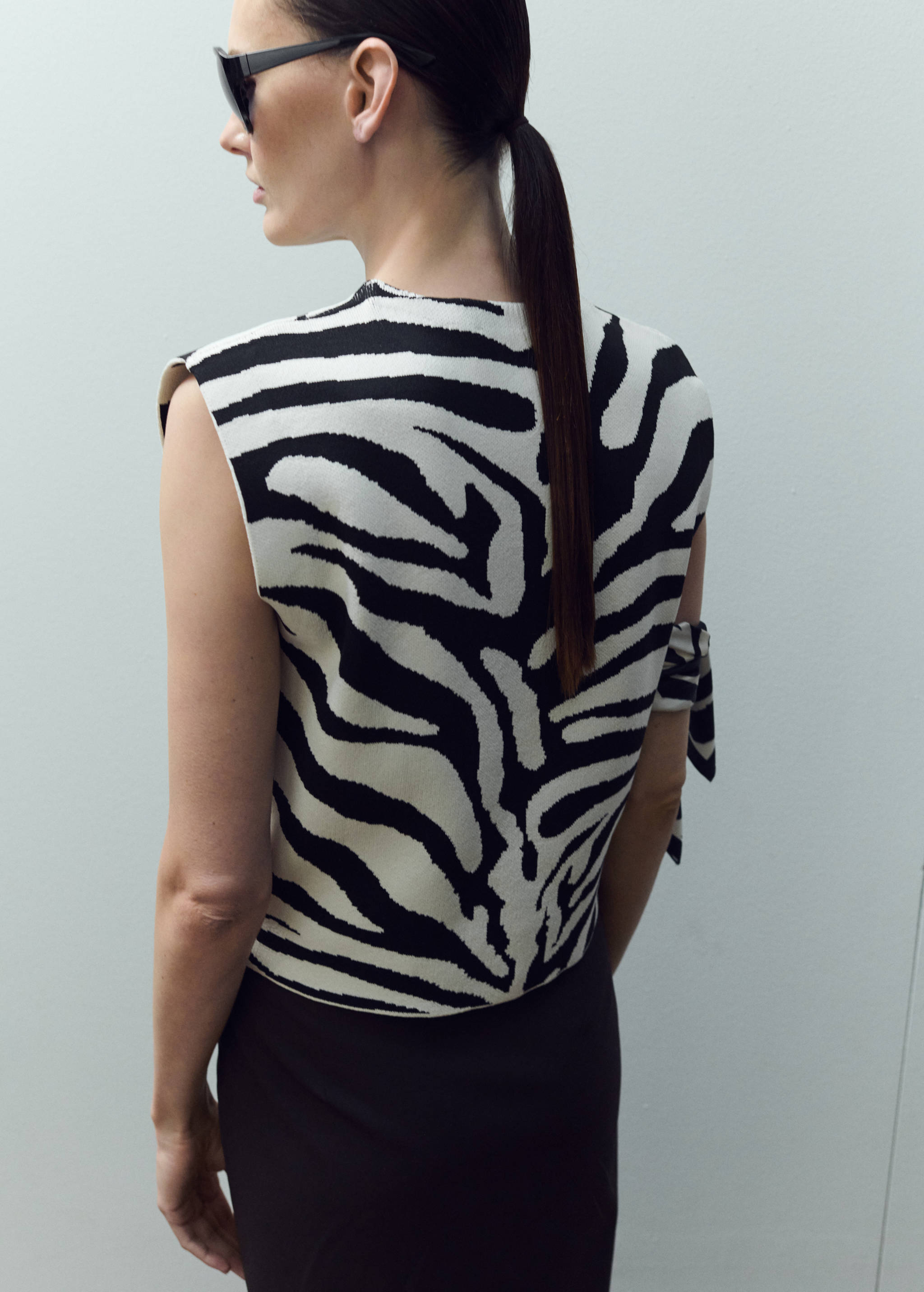 Zebra print knit top - Reverse of the article