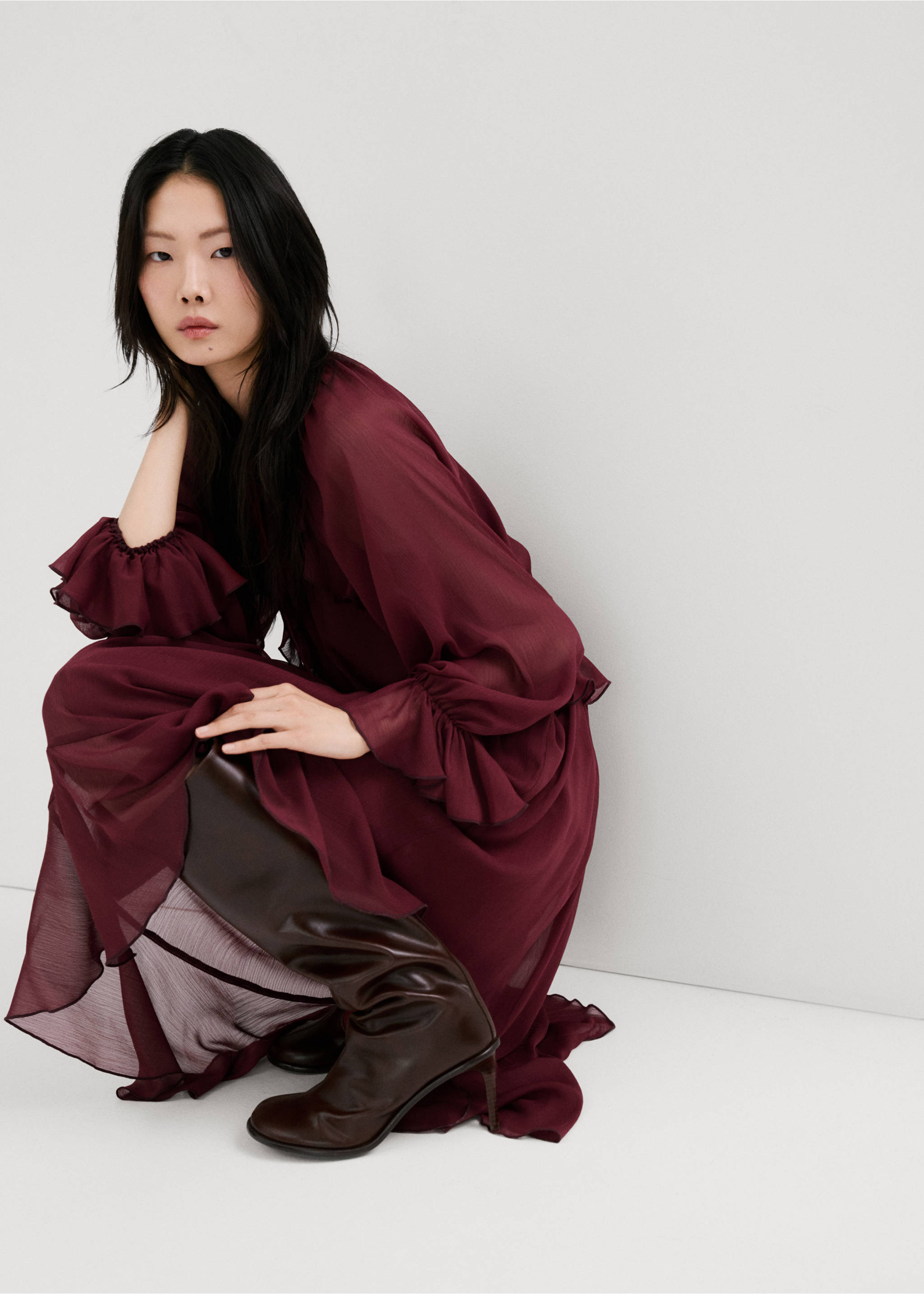 Long ruffled dress - Details of the article 1, Burgundy. Ref: 27014106-00.