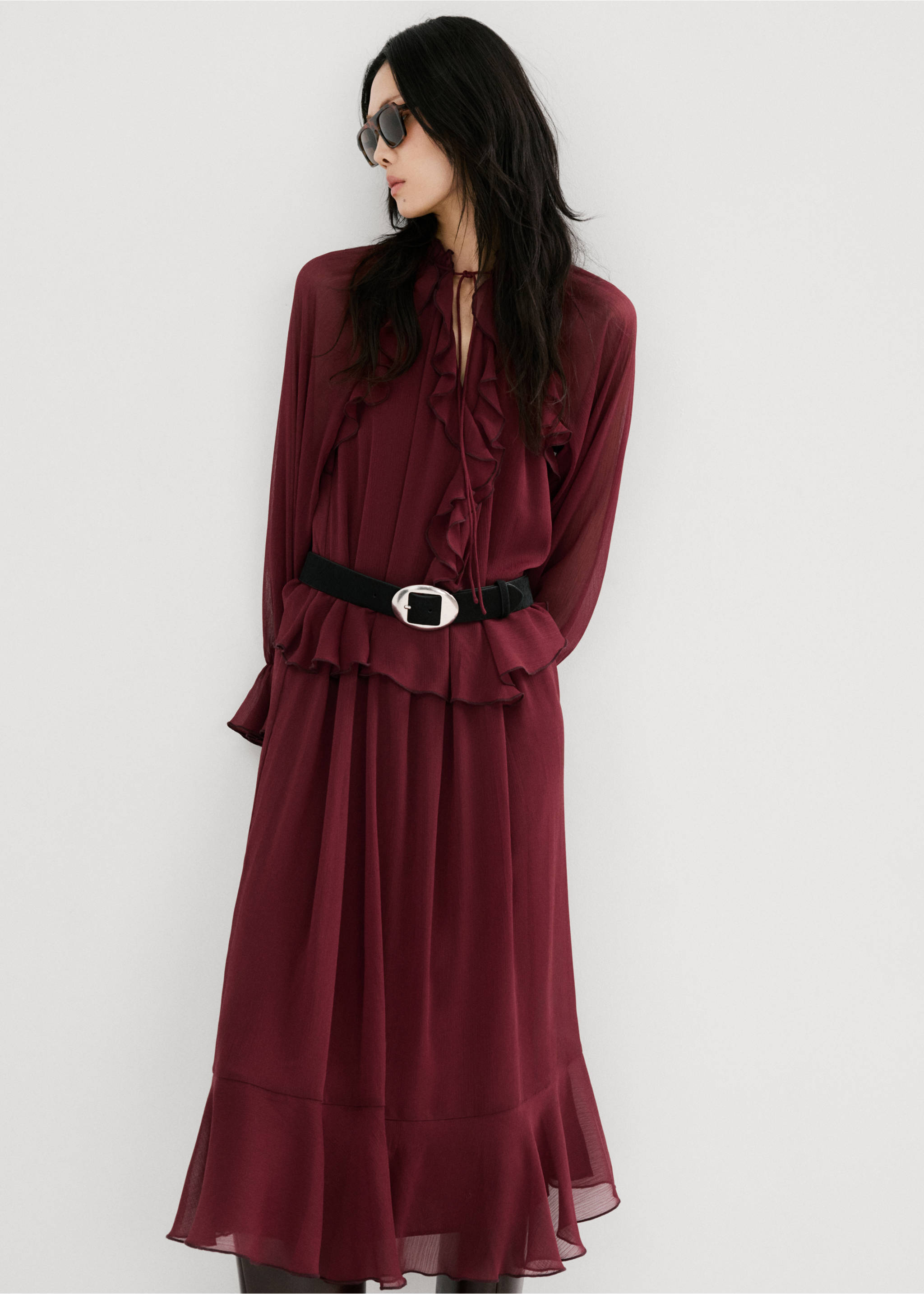 Long ruffled dress - Details of the article 6, Burgundy. Ref: 27014106-00.