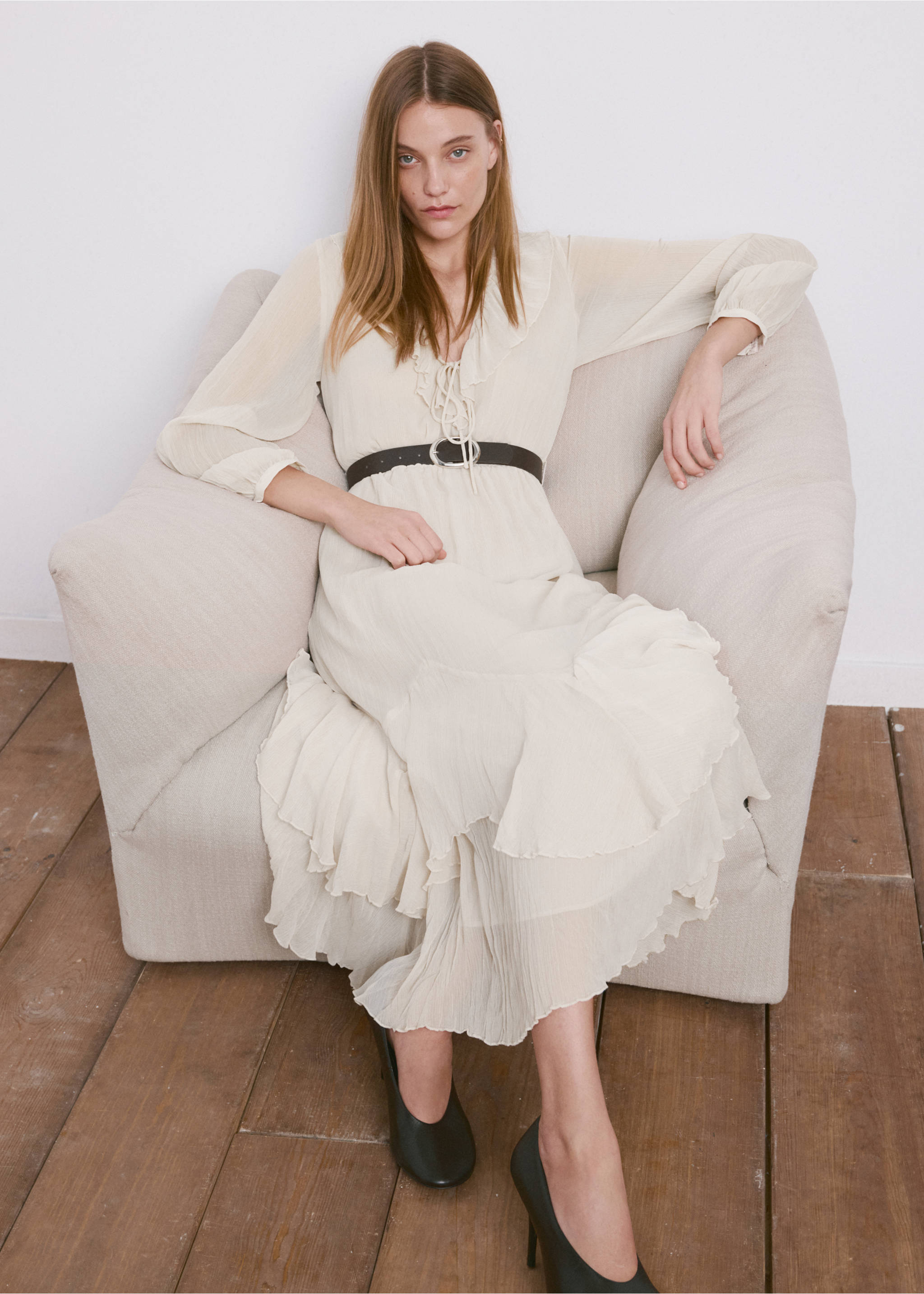 Long ruffled dress - Details of the article 2, Ice Grey. Ref: 27014107-00.