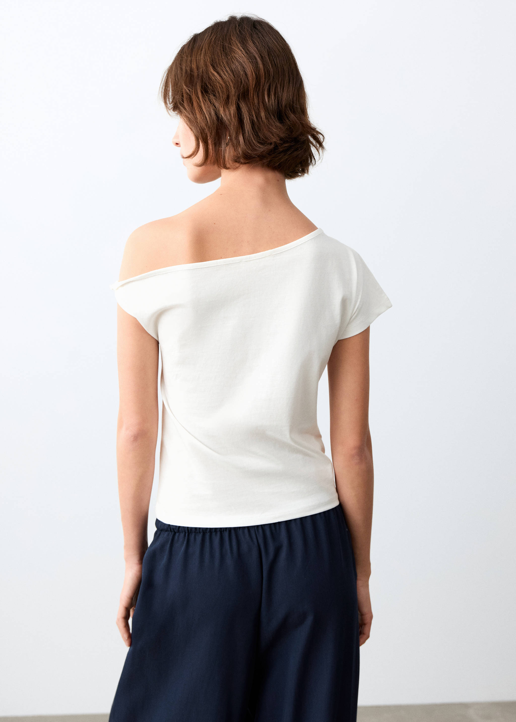 Crop top asymétrique - Verso de l’article