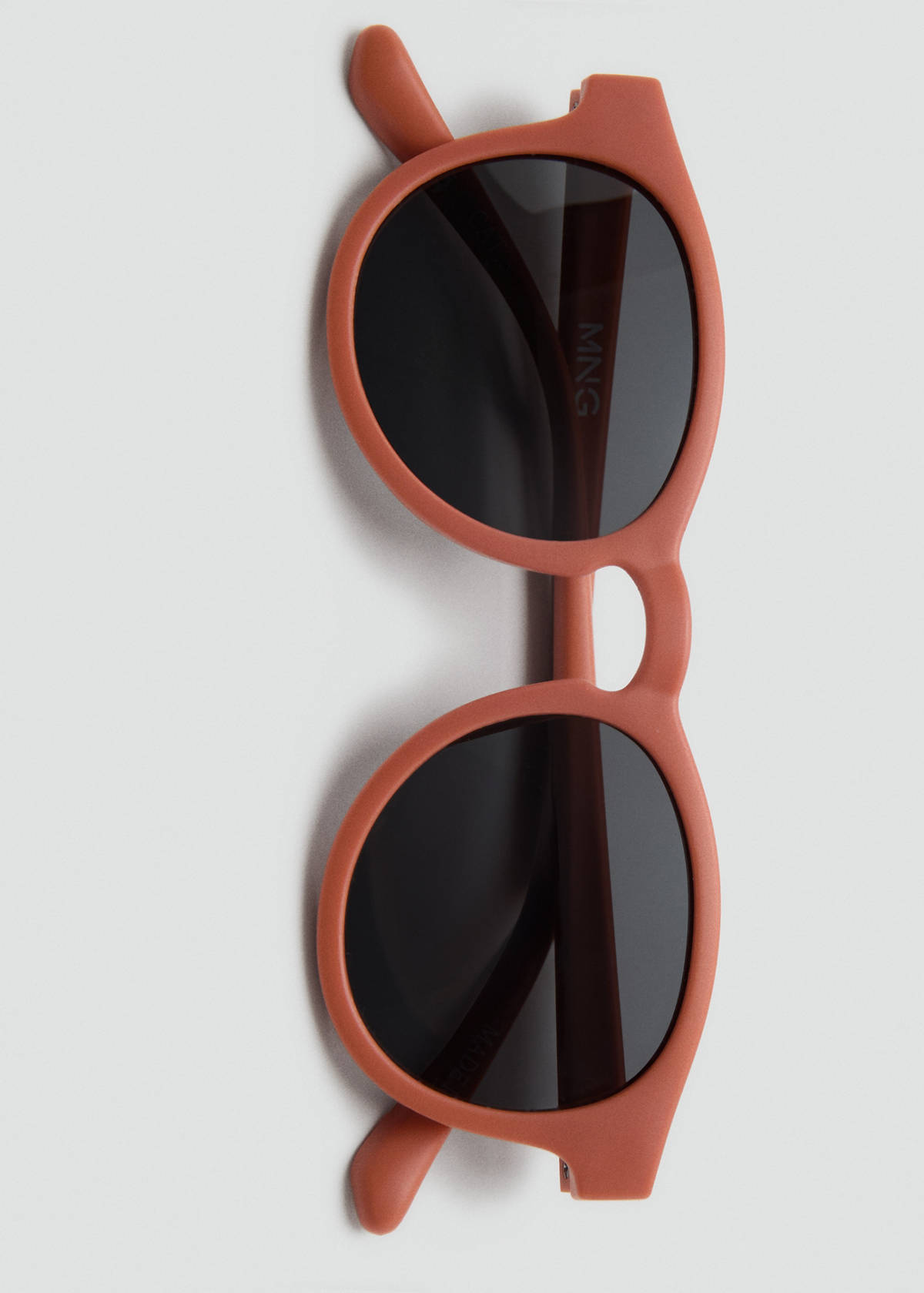 Sunglasses with chain — Caramel