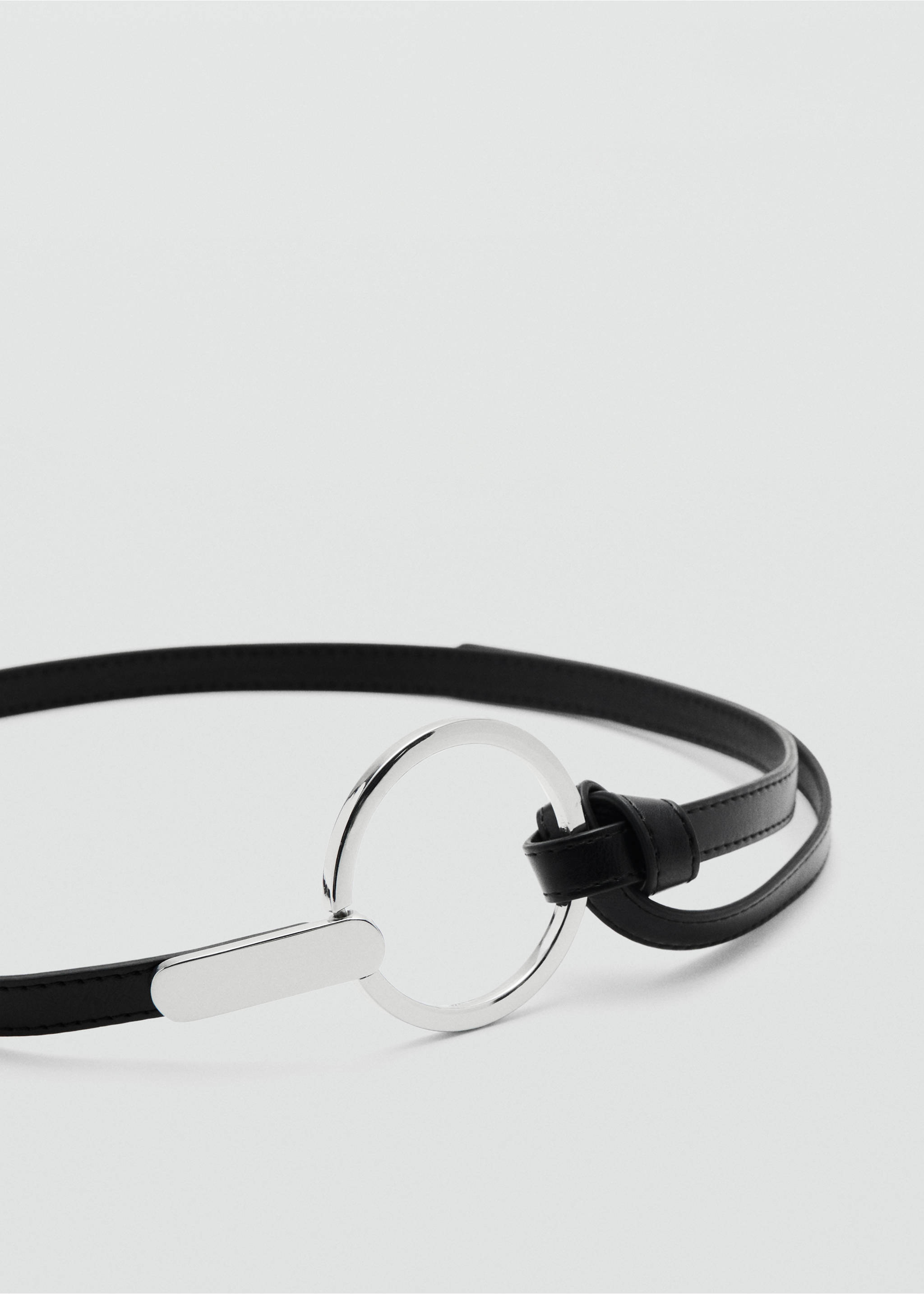 Ceinture fine maxi boucle - Plan moyen, Noir. Ref: 27014435-00.