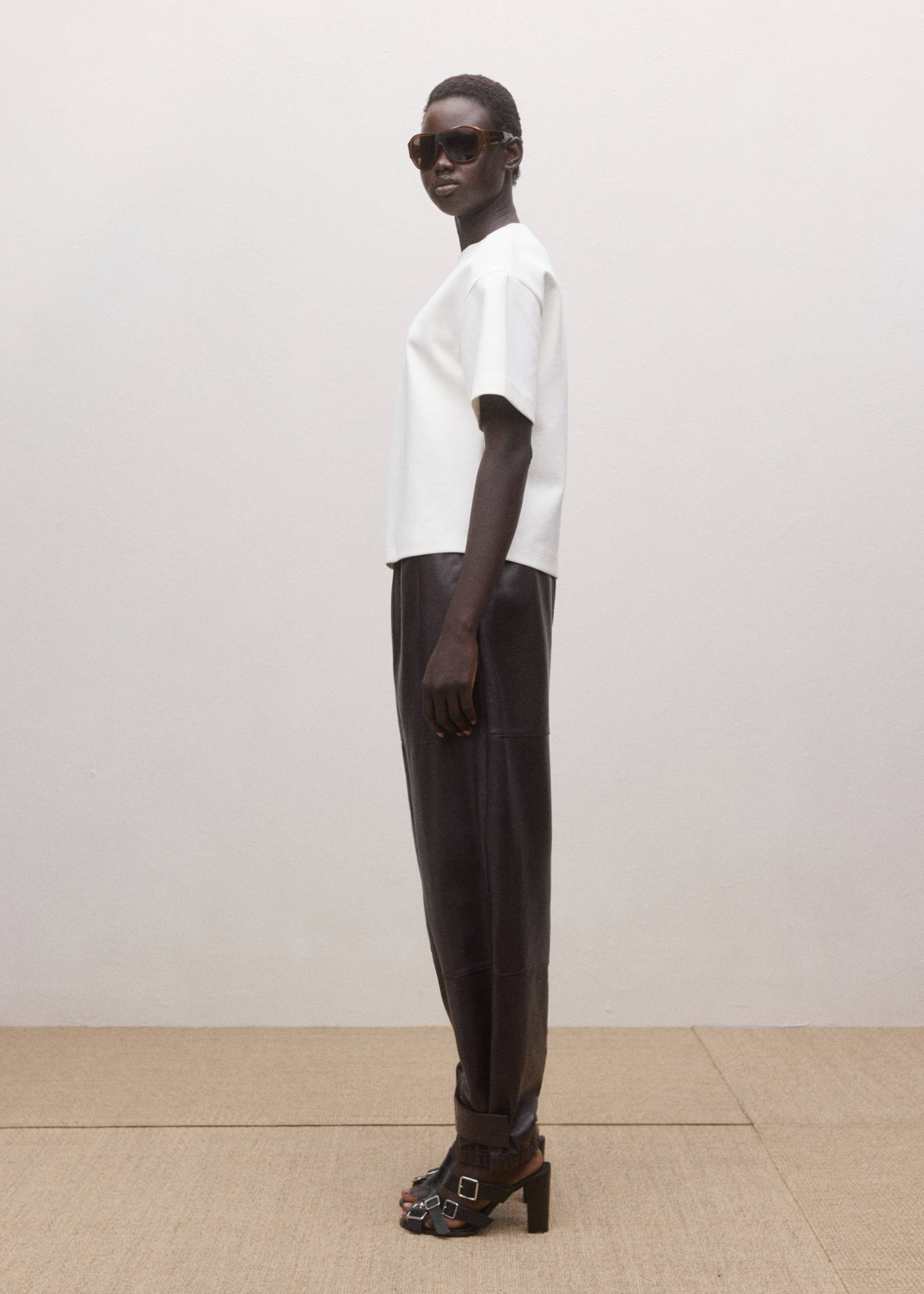 Oversized cotton t-shirt - Details of the article 2, Off White. Ref: 27014442-00.