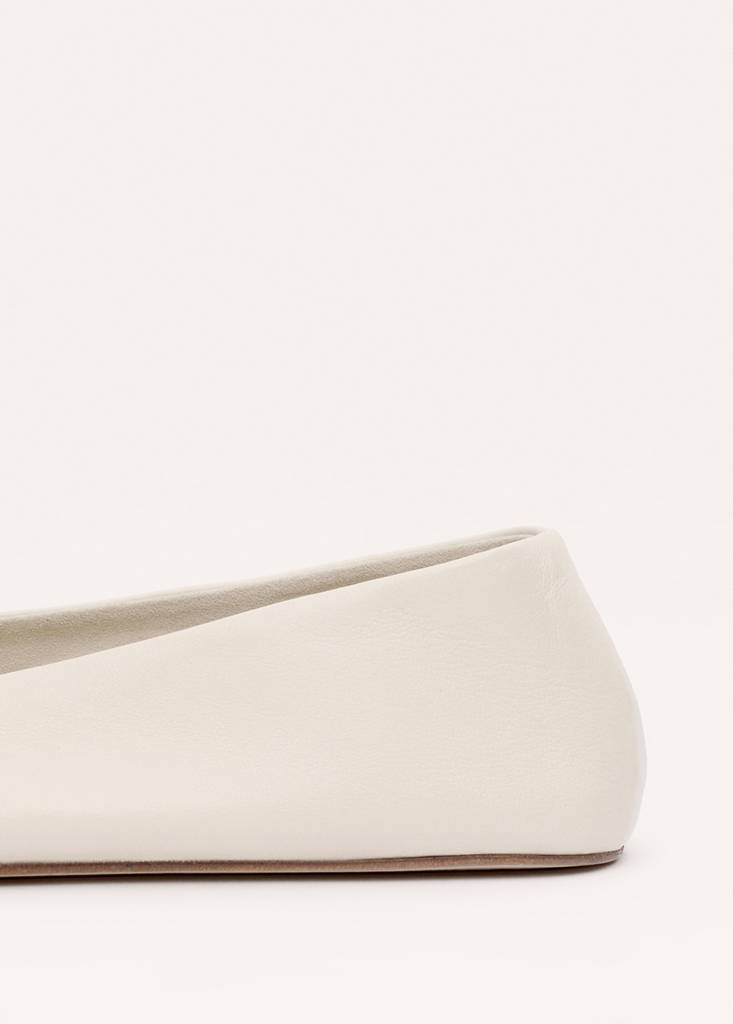 Leather ballet flats — Vanilla