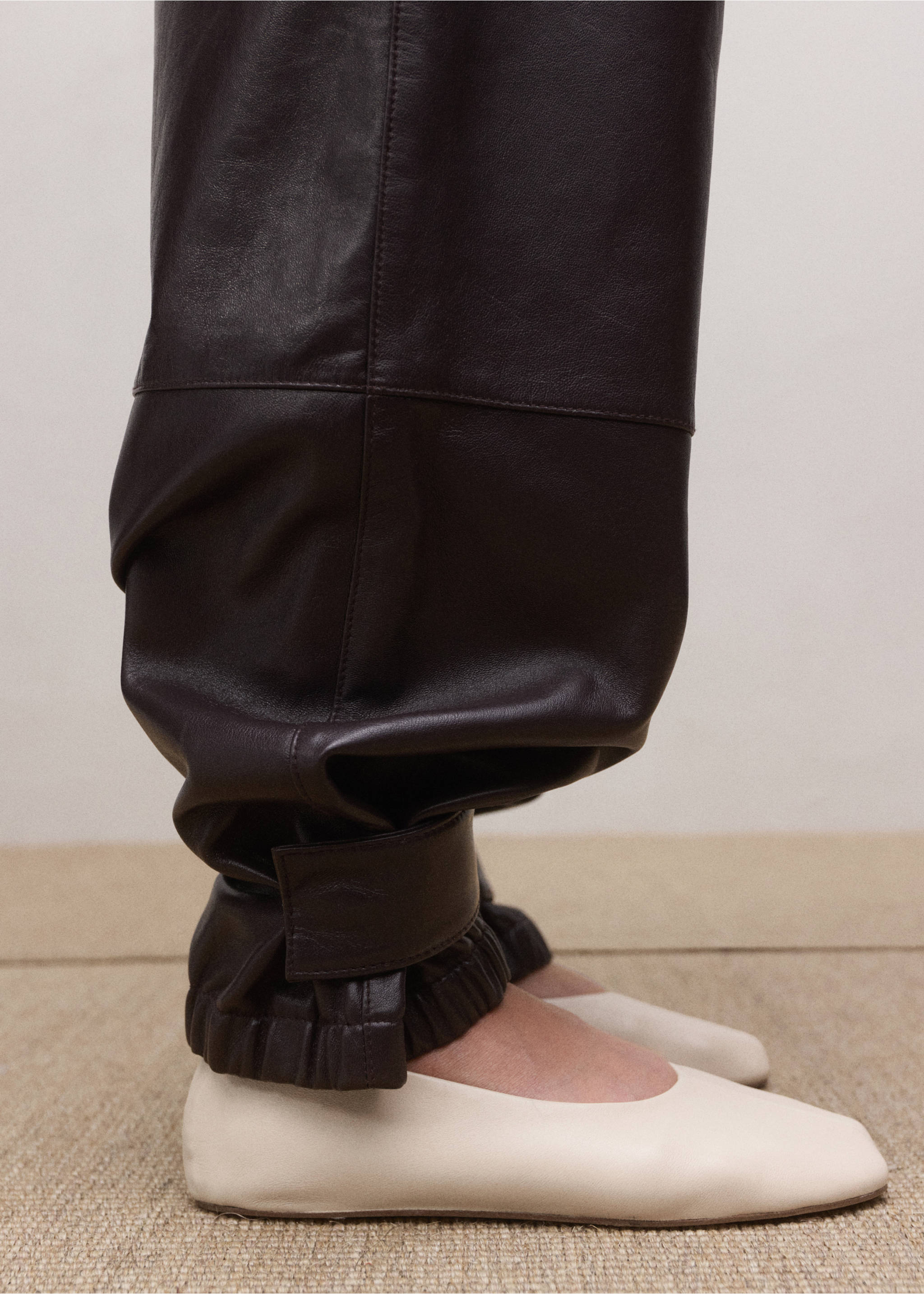 Leather ballet flats - Details of the article 9, Vanilla. Ref: 27014443-00.