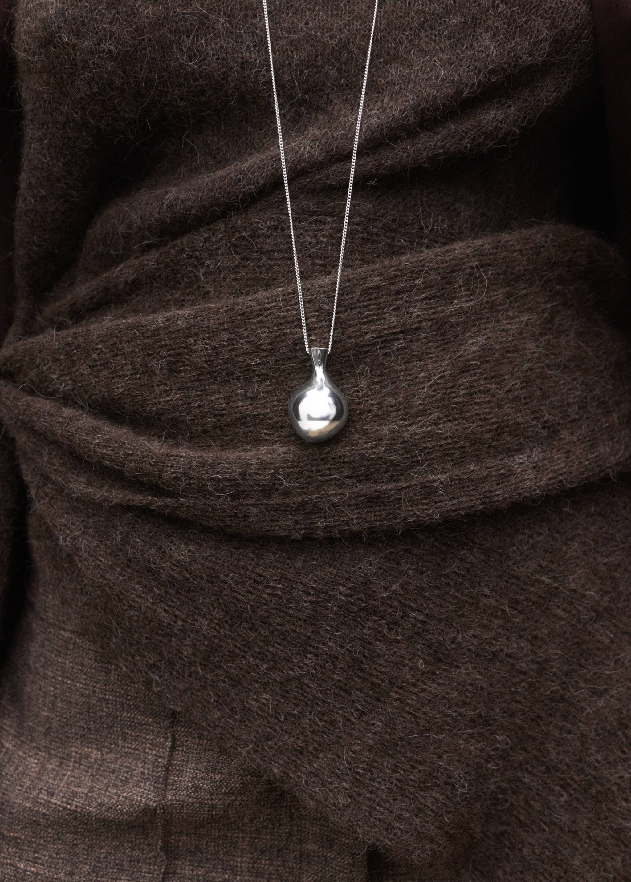 Sphere pendant necklace - General plane