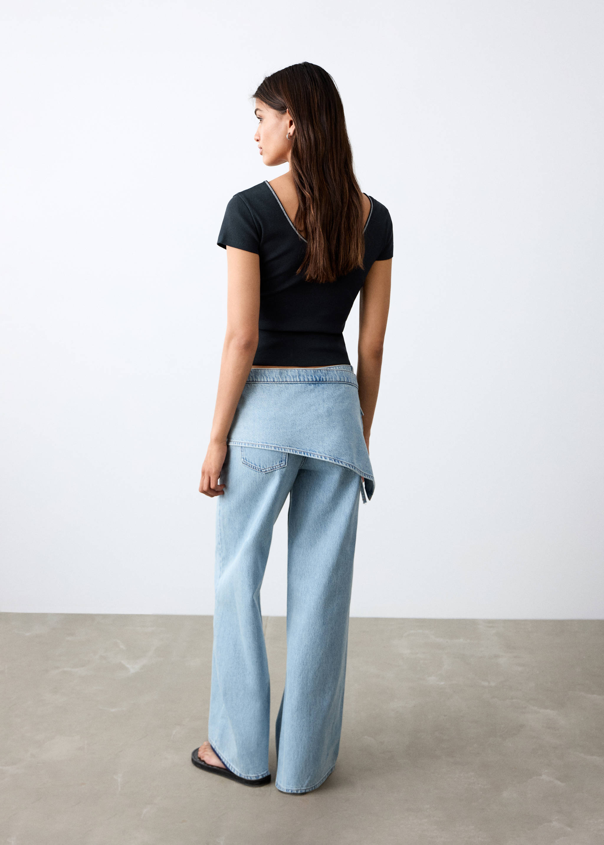 Seam detail T-shirt - Reverse of the article