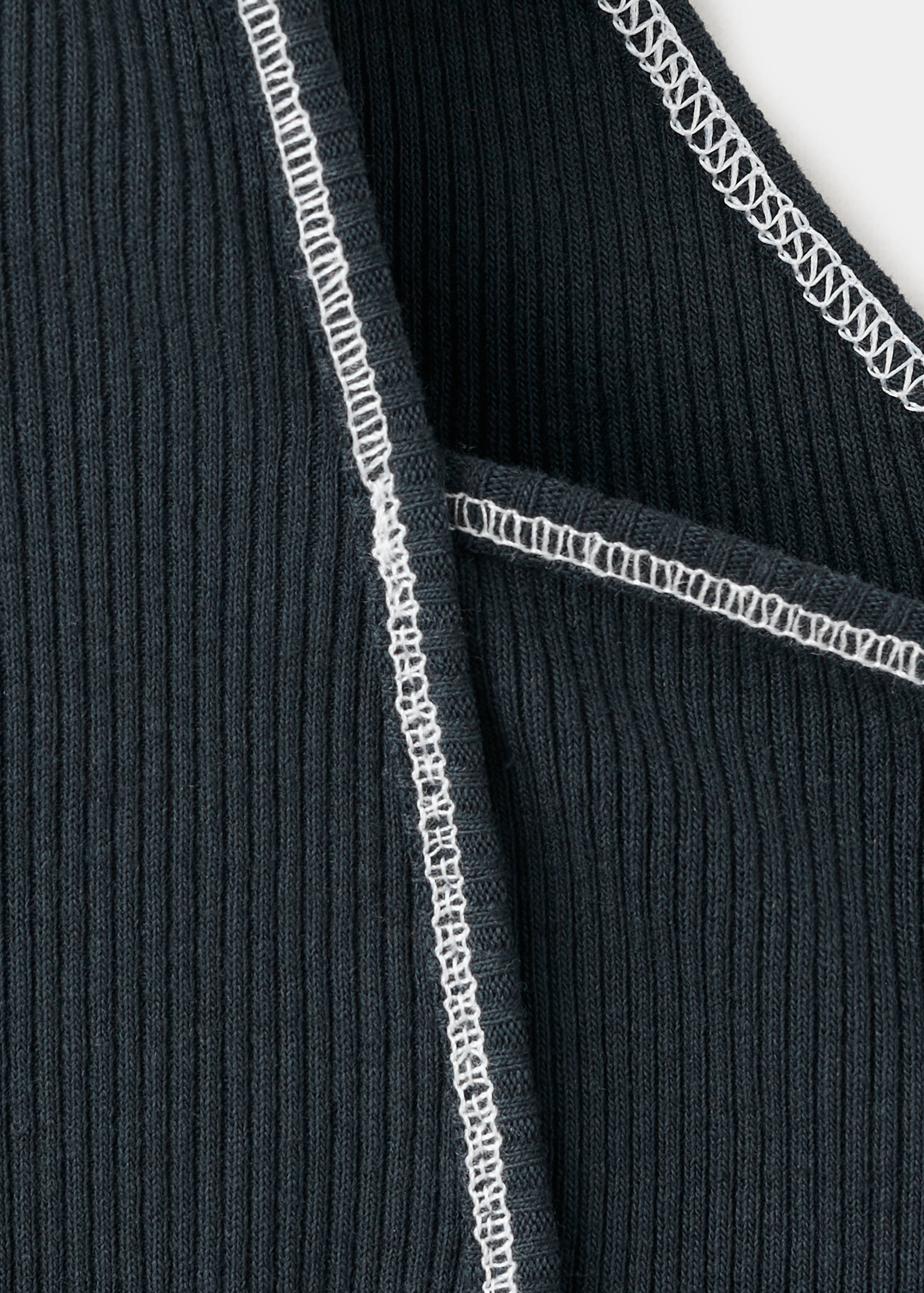 Seam detail T-shirt - Details of the article 8