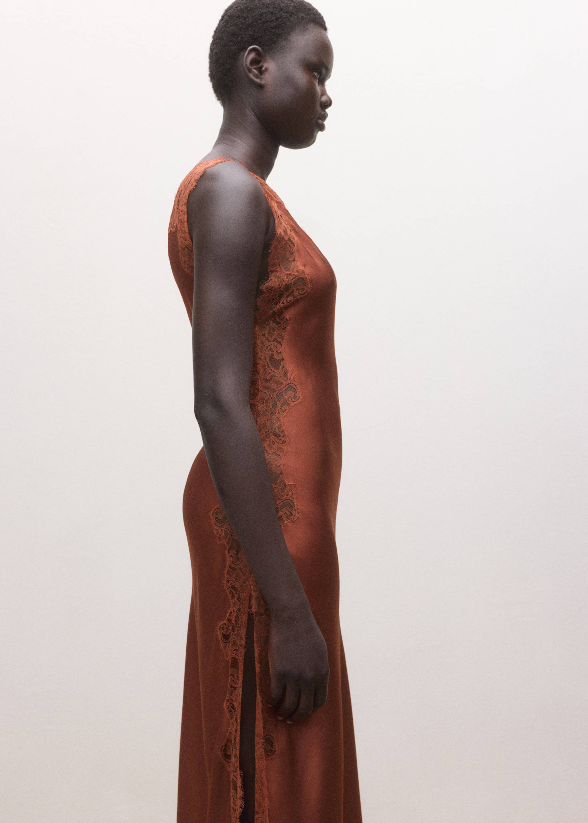 فستان ساتان دانتيل غير متناظر - رؤية وسط