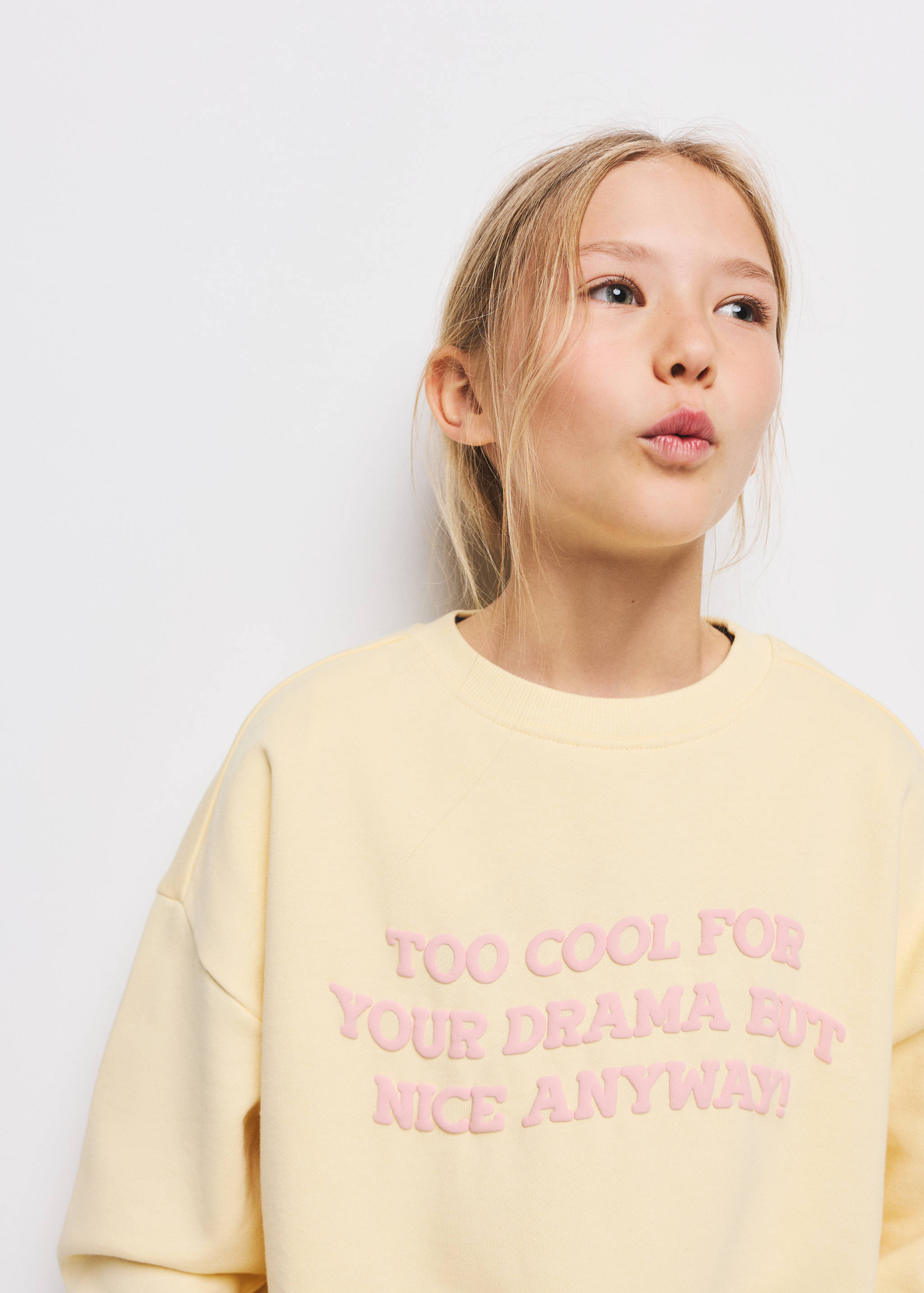 Cotton sweatshirt with text - Details of the article 1
