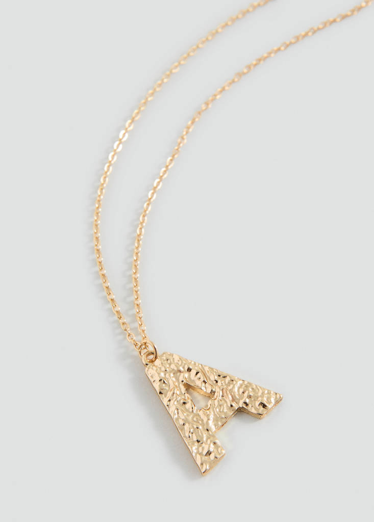 Collar colgante letra
