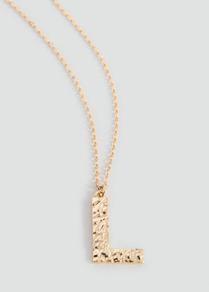 Collar colgante letra