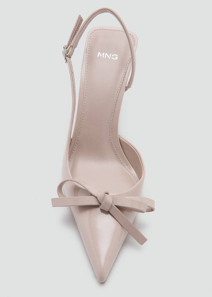 High-heeled shoes with pointed toe and bow — Nude