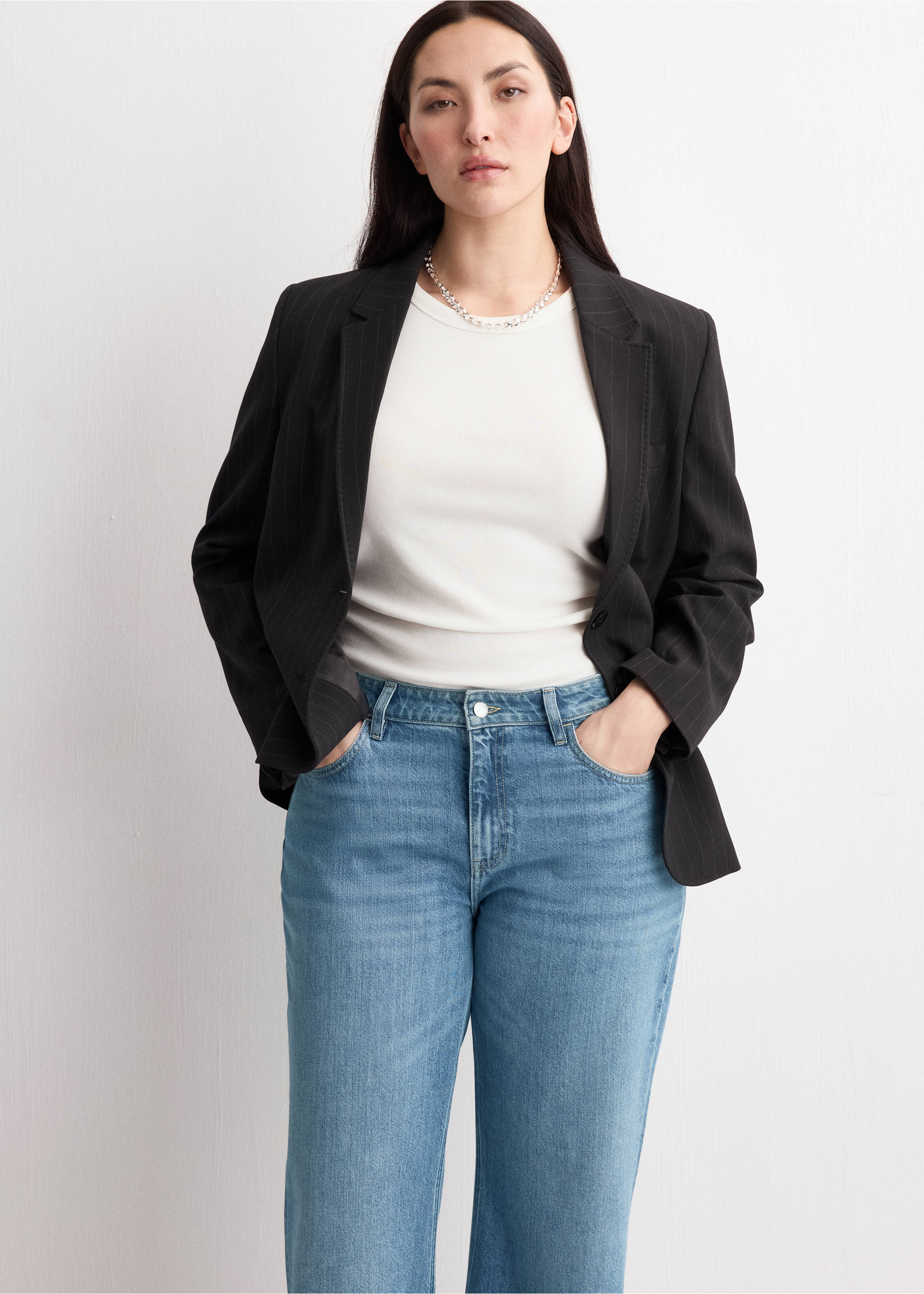 Mid-rise flared jeans - Details of the article 5, Medium Blue. Ref: 27015827-00.