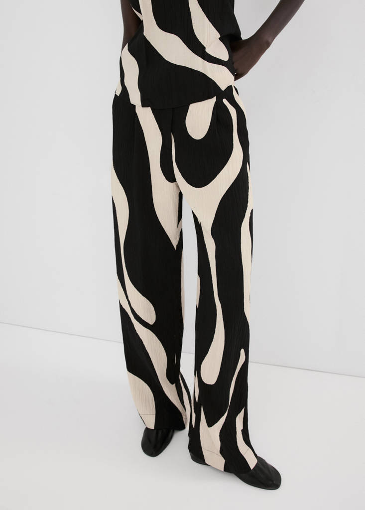 Printed straight trousers — Black