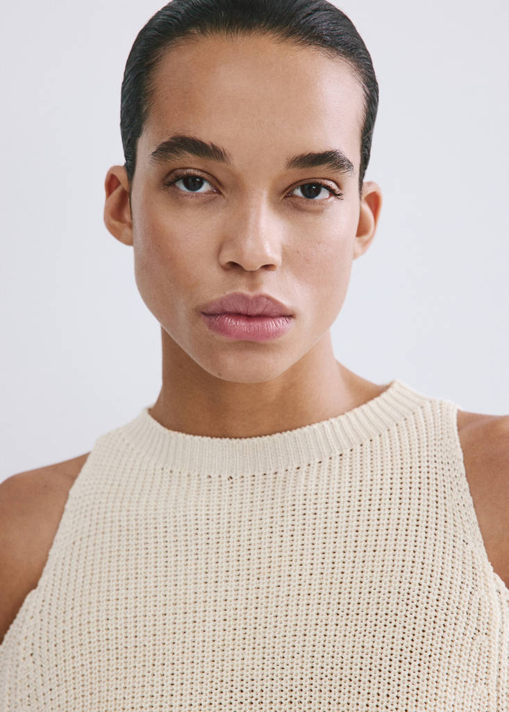 Off-the-shoulder knitted sweater — Ecru