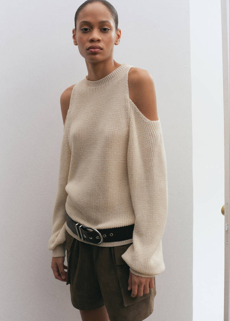 Off-the-shoulder knitted sweater — Ecru