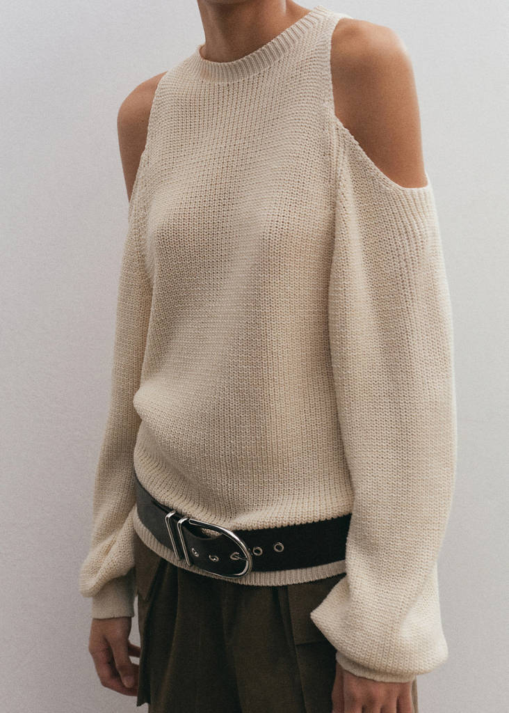 Off-the-shoulder knitted sweater — Ecru