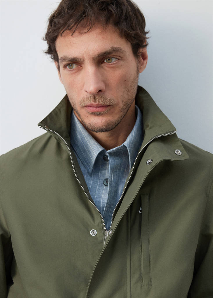 Water-repellent bomber jacket with detachable hood — Green