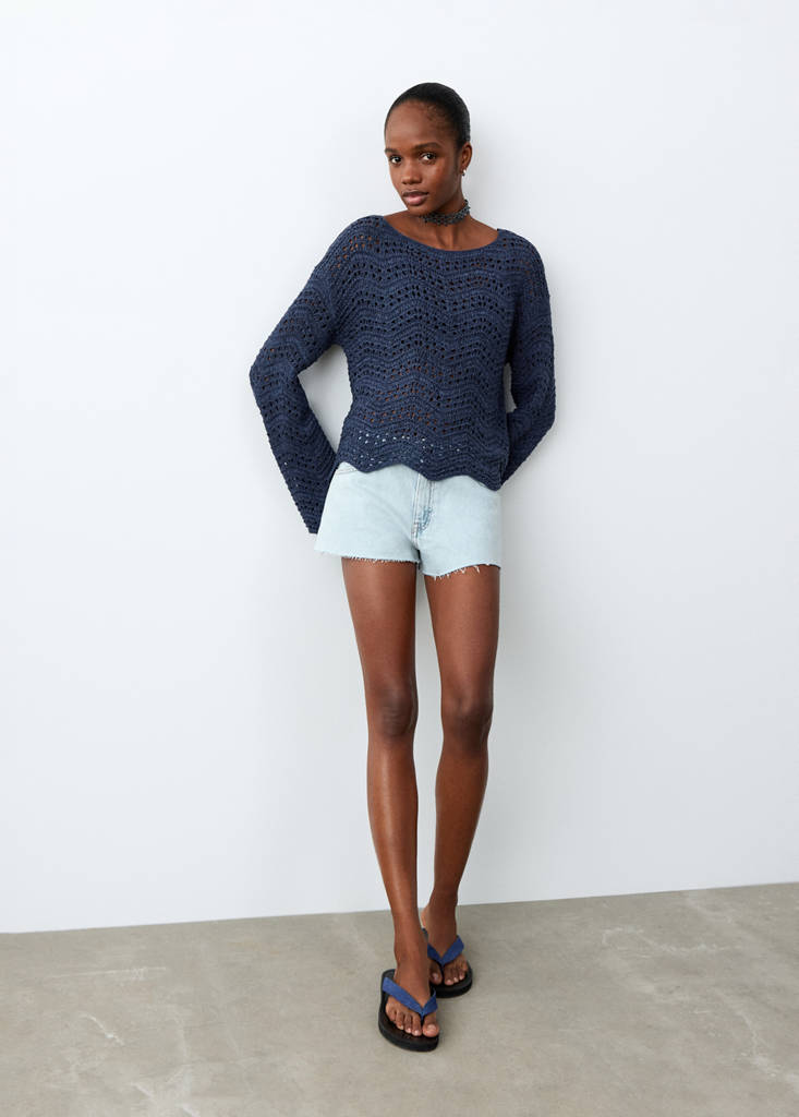 High-waist frayed hem shorts — Light Blue