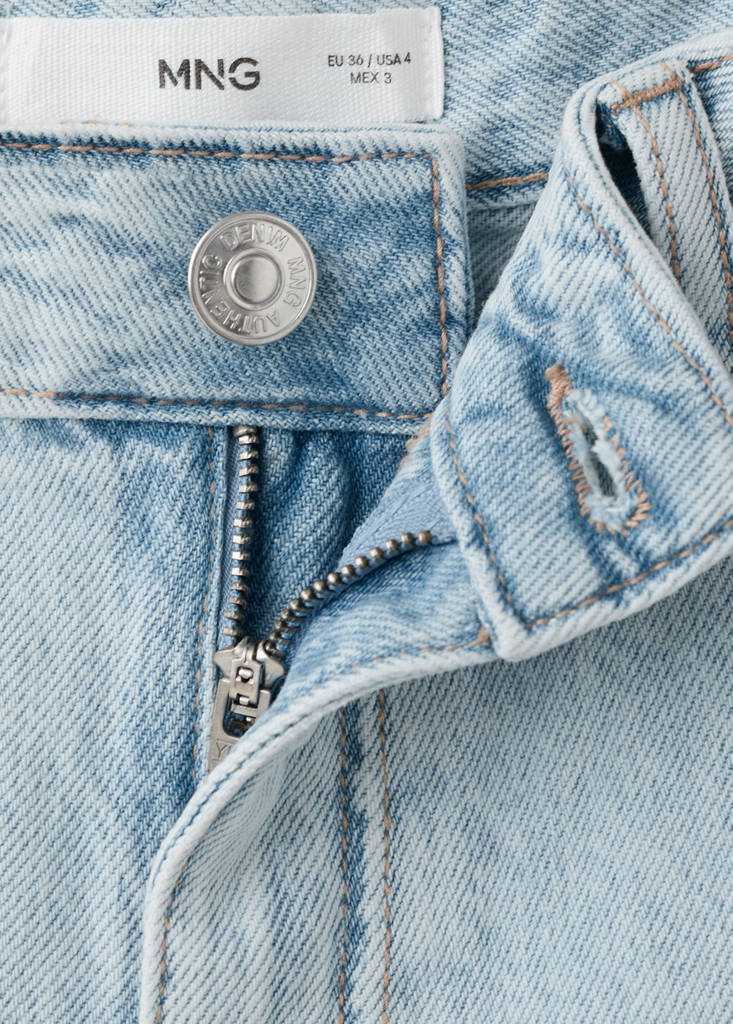 High-waist frayed hem shorts — Light Blue