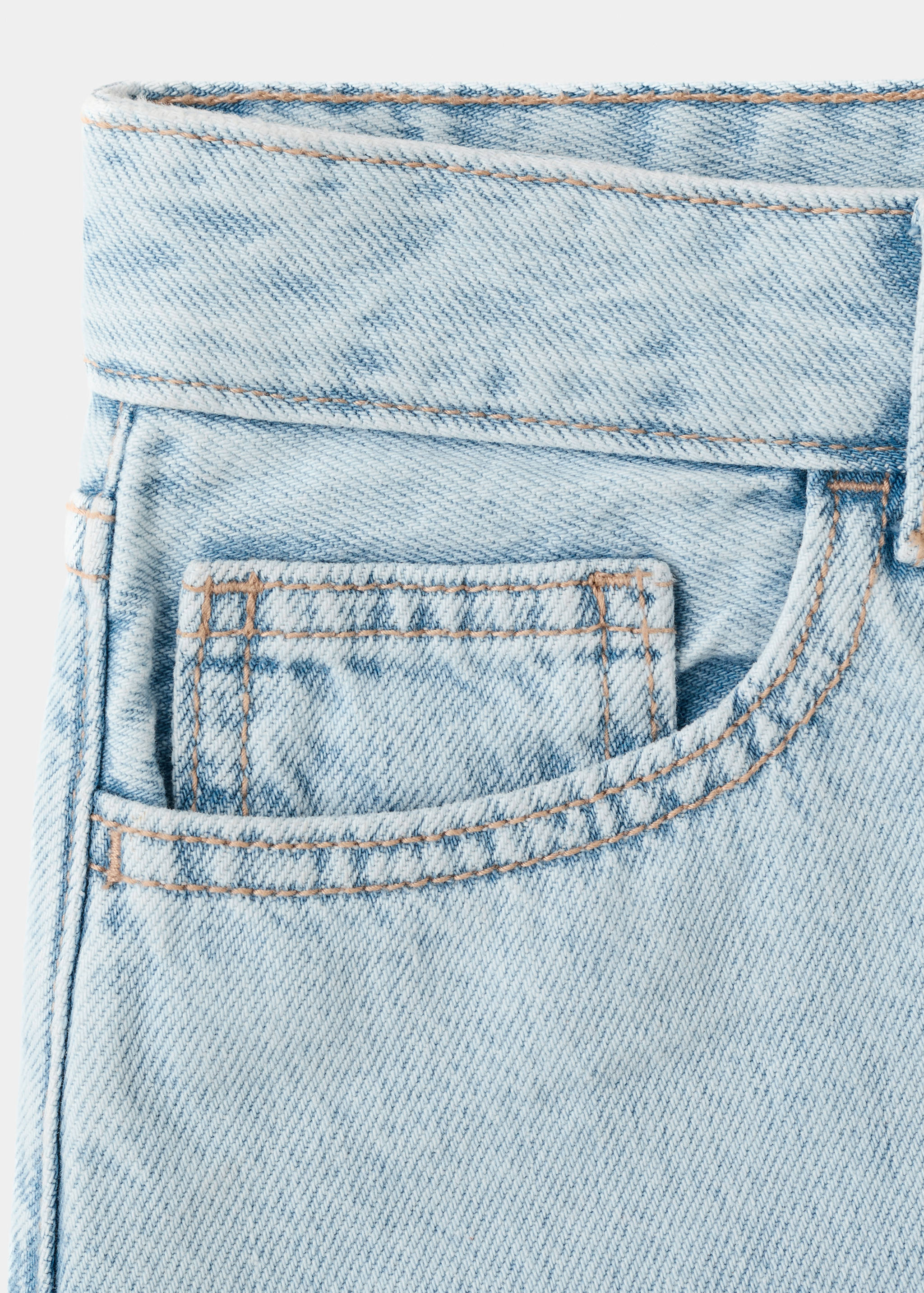 High-waist frayed hem shorts - Details of the article 0