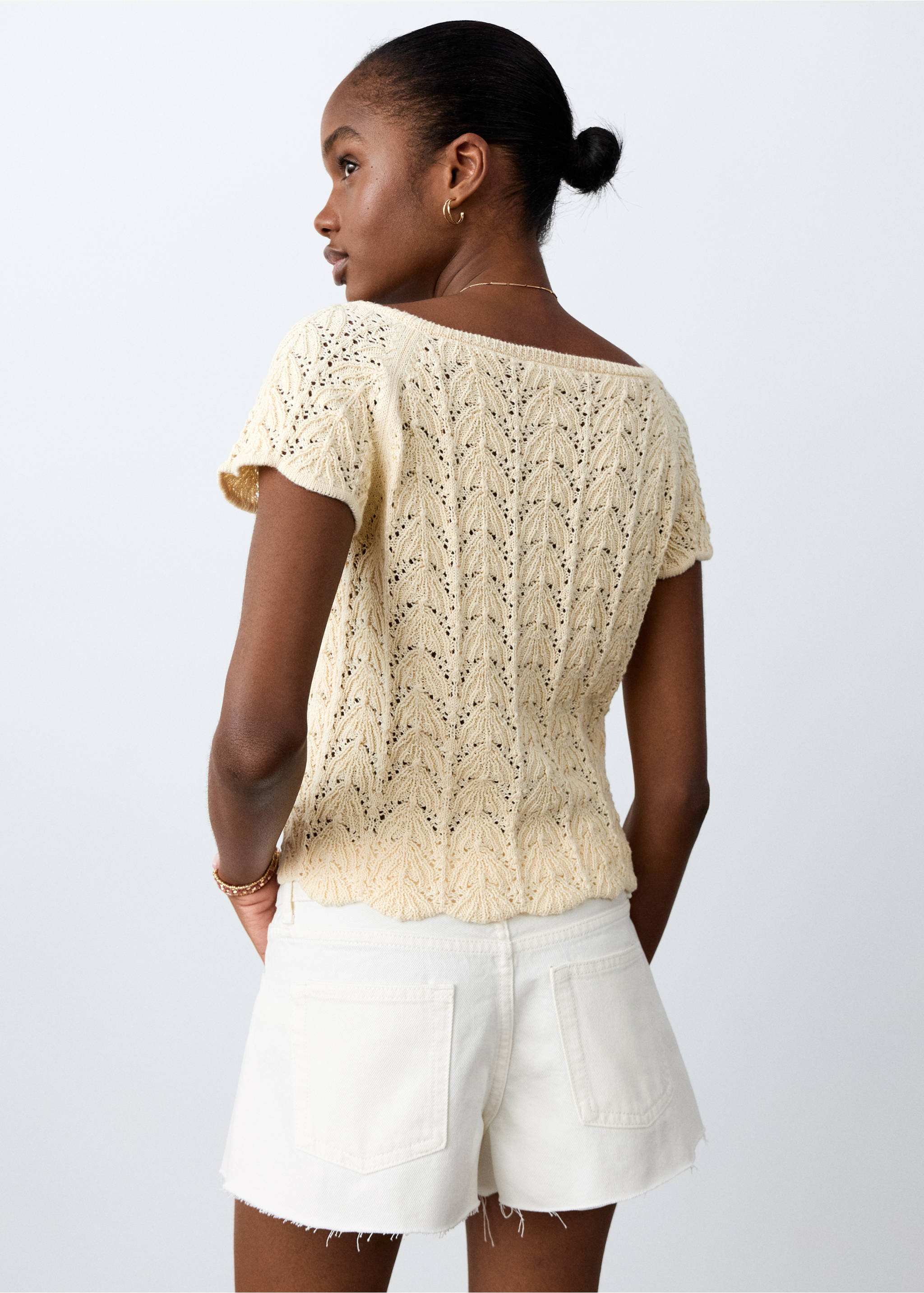 High-waist frayed hem shorts - Reverse of the article, Off White. Ref: 27015942-00.