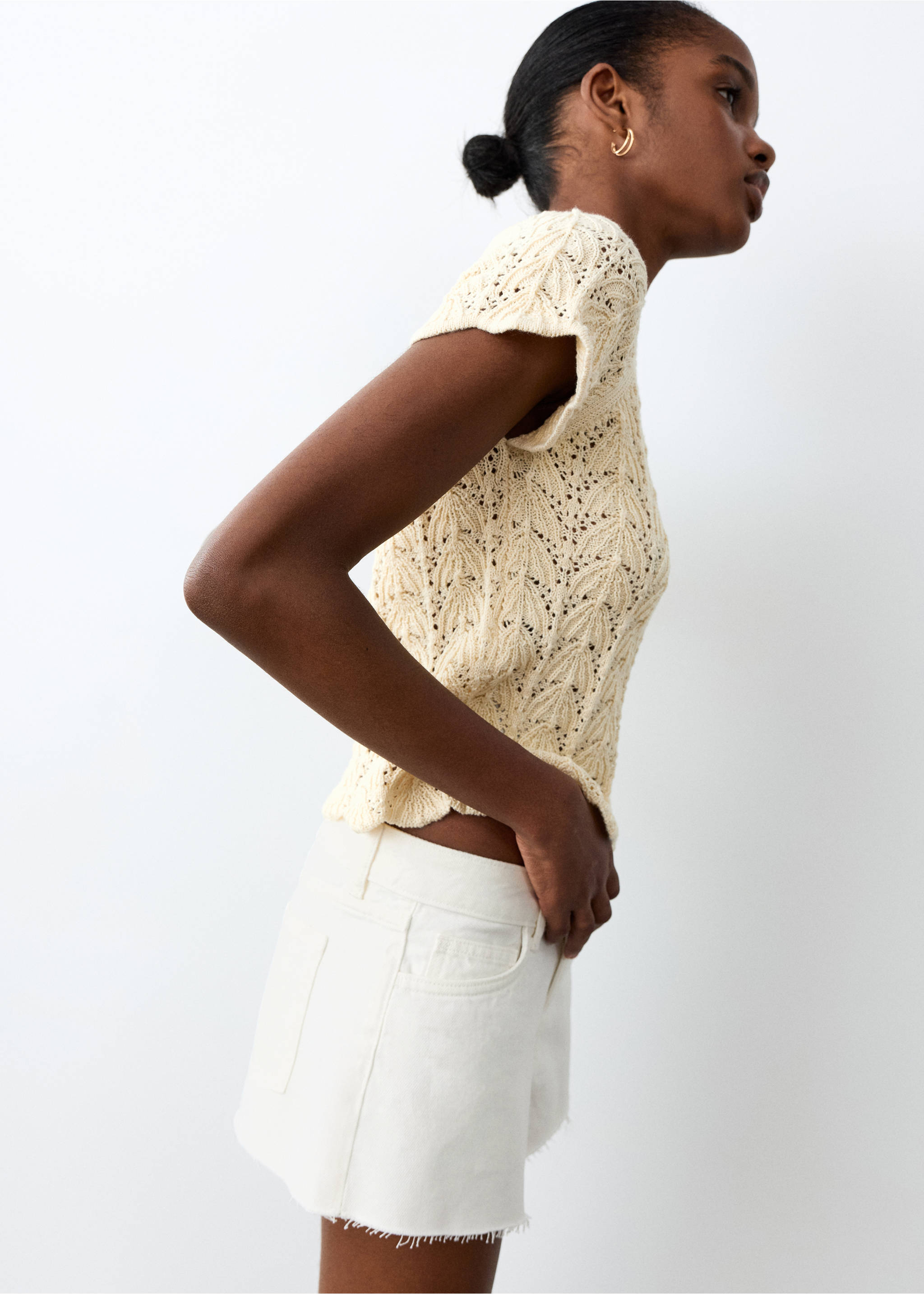 High-waist frayed hem shorts - Details of the article 2, Off White. Ref: 27015942-00.