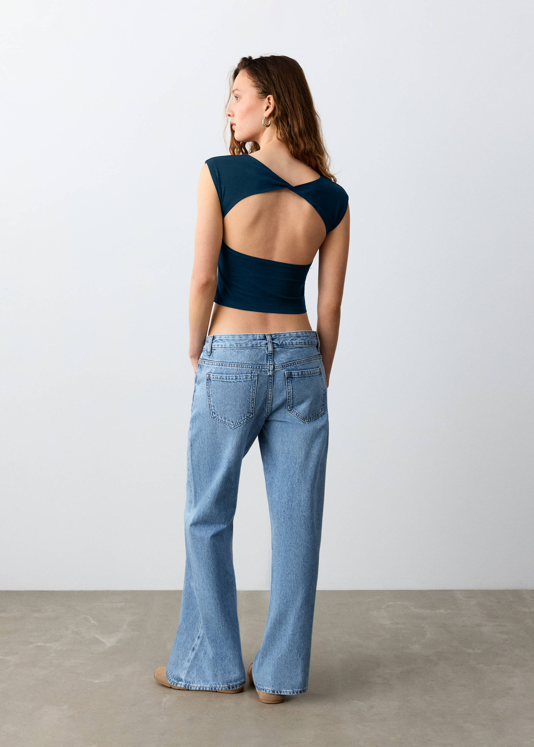 Knot detail T-shirt - Reverse of the article