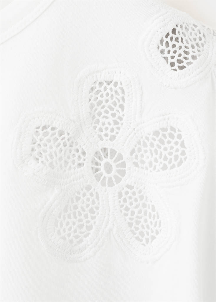 T-Shirt mit durchbrochenen Blumendetails — Cremeweiß
